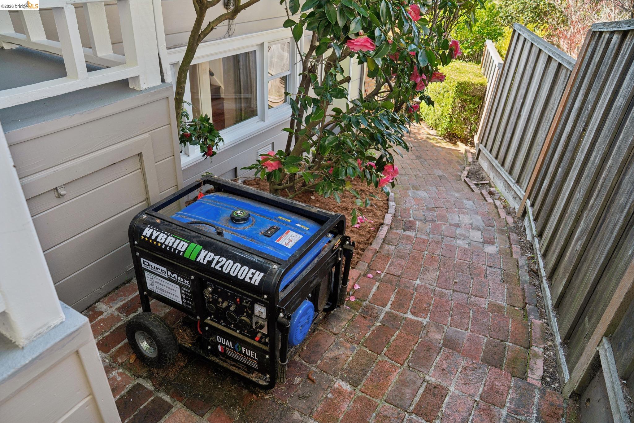 Detail Gallery Image 56 of 57 For 6411 Snake Road, Oakland,  CA 94611 - 3 Beds | 2 Baths