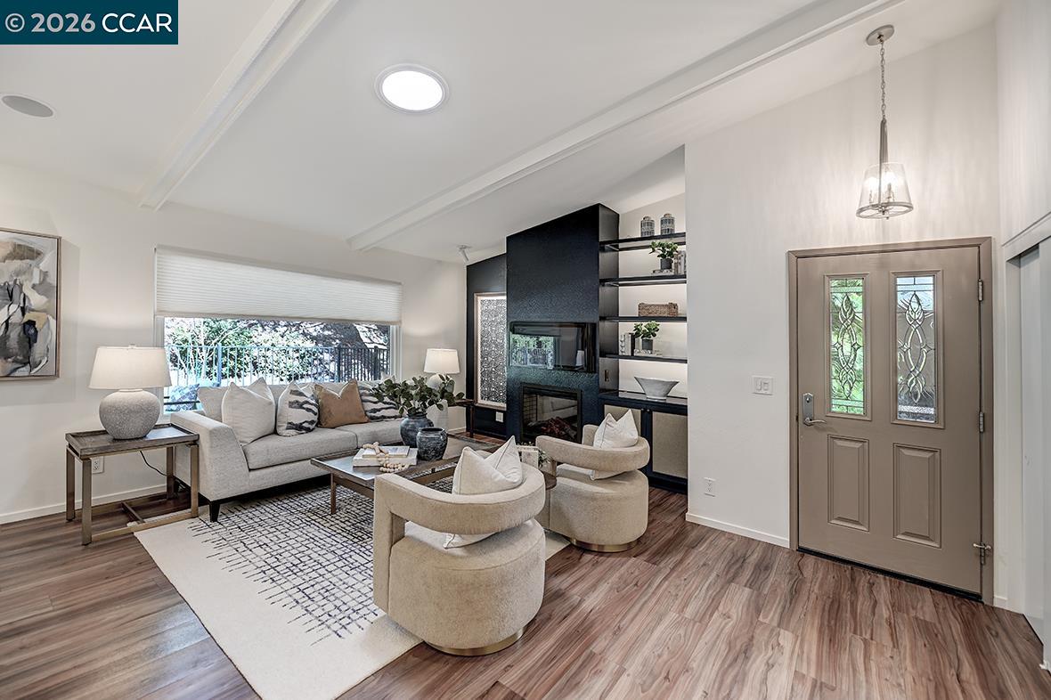 Photo #2: 41126022 Listing: Photo #2