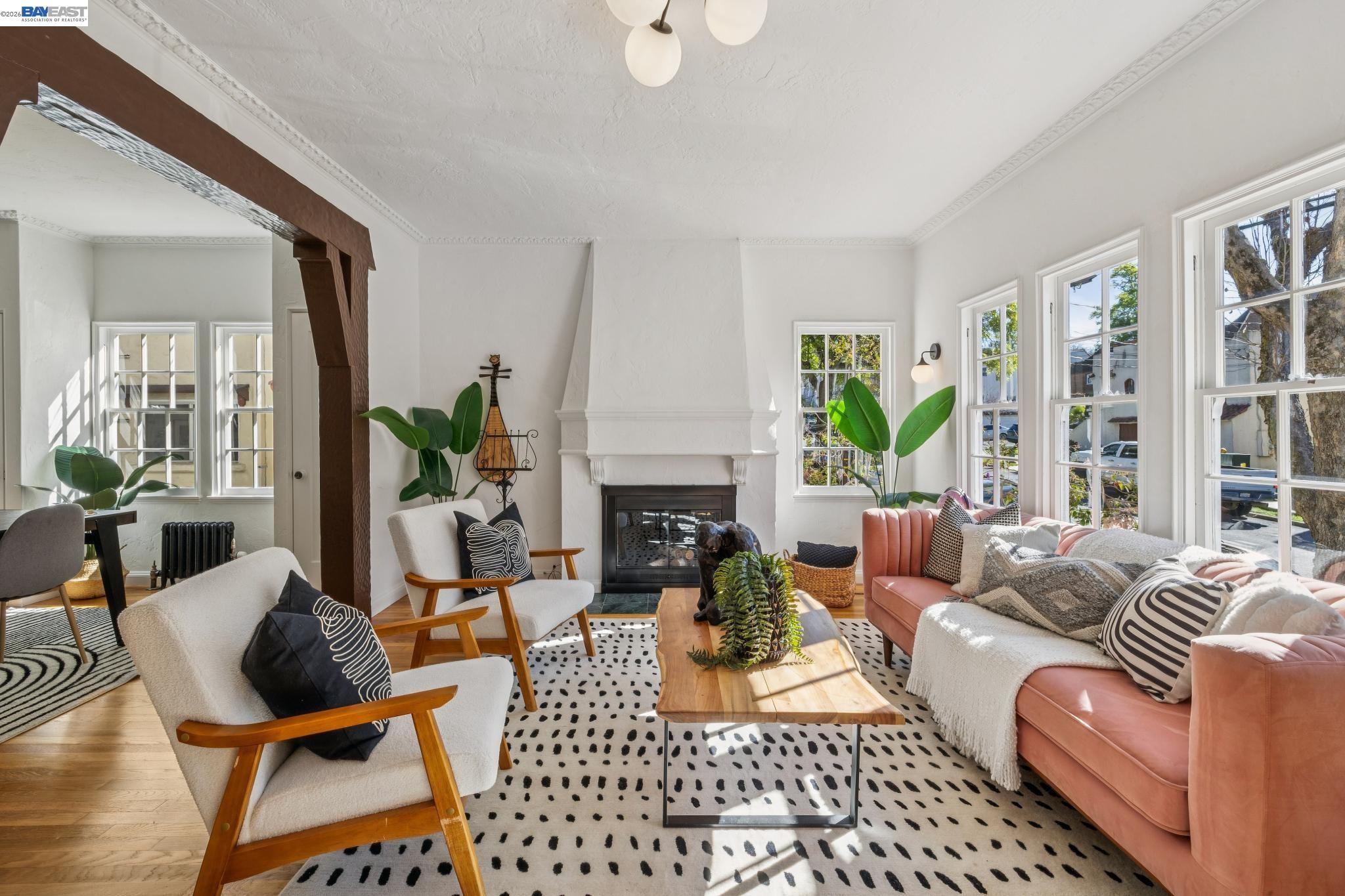 Photo #1: 41126023 Listing: Photo #1