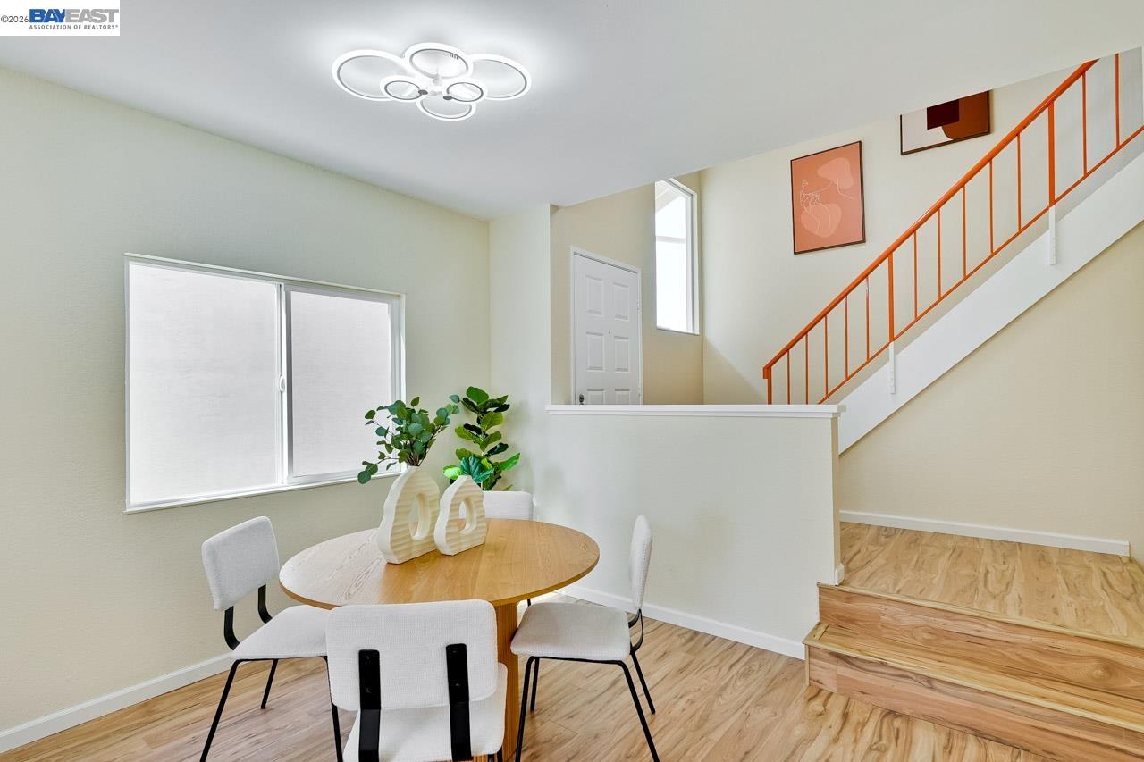 Detail Gallery Image 12 of 58 For 4691 Rousillon Ave, Fremont,  CA 94555 - 4 Beds | 2/1 Baths