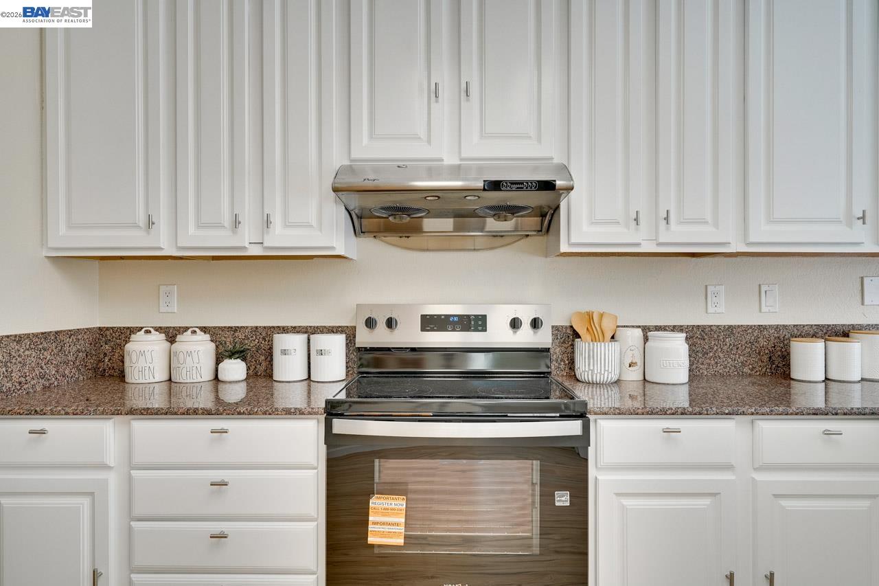 Detail Gallery Image 16 of 58 For 4691 Rousillon Ave, Fremont,  CA 94555 - 4 Beds | 2/1 Baths