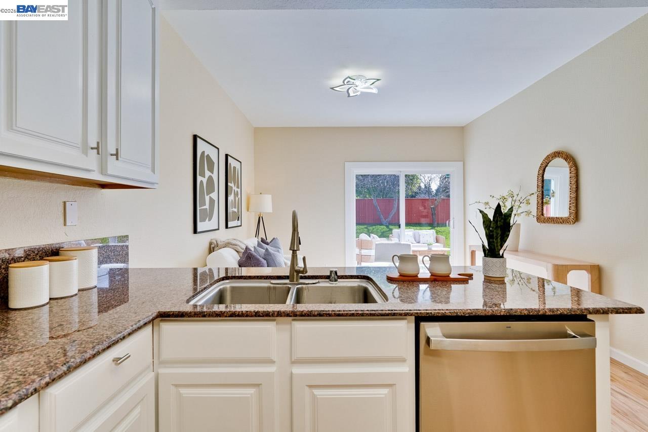 Detail Gallery Image 17 of 58 For 4691 Rousillon Ave, Fremont,  CA 94555 - 4 Beds | 2/1 Baths