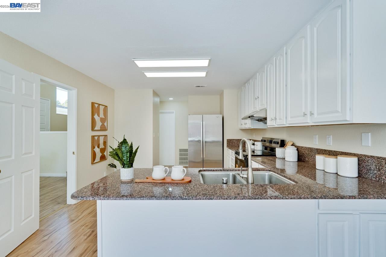 Detail Gallery Image 18 of 58 For 4691 Rousillon Ave, Fremont,  CA 94555 - 4 Beds | 2/1 Baths