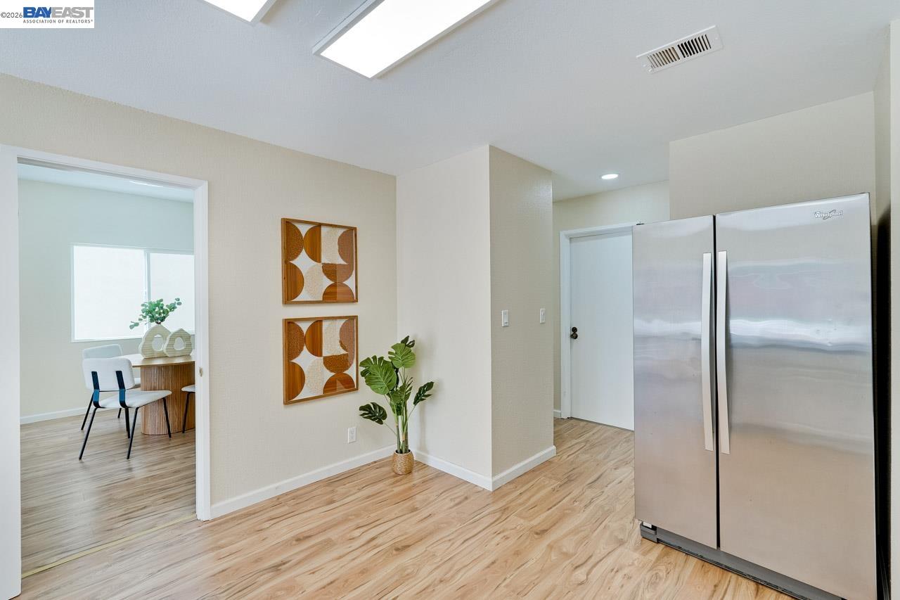 Detail Gallery Image 20 of 58 For 4691 Rousillon Ave, Fremont,  CA 94555 - 4 Beds | 2/1 Baths