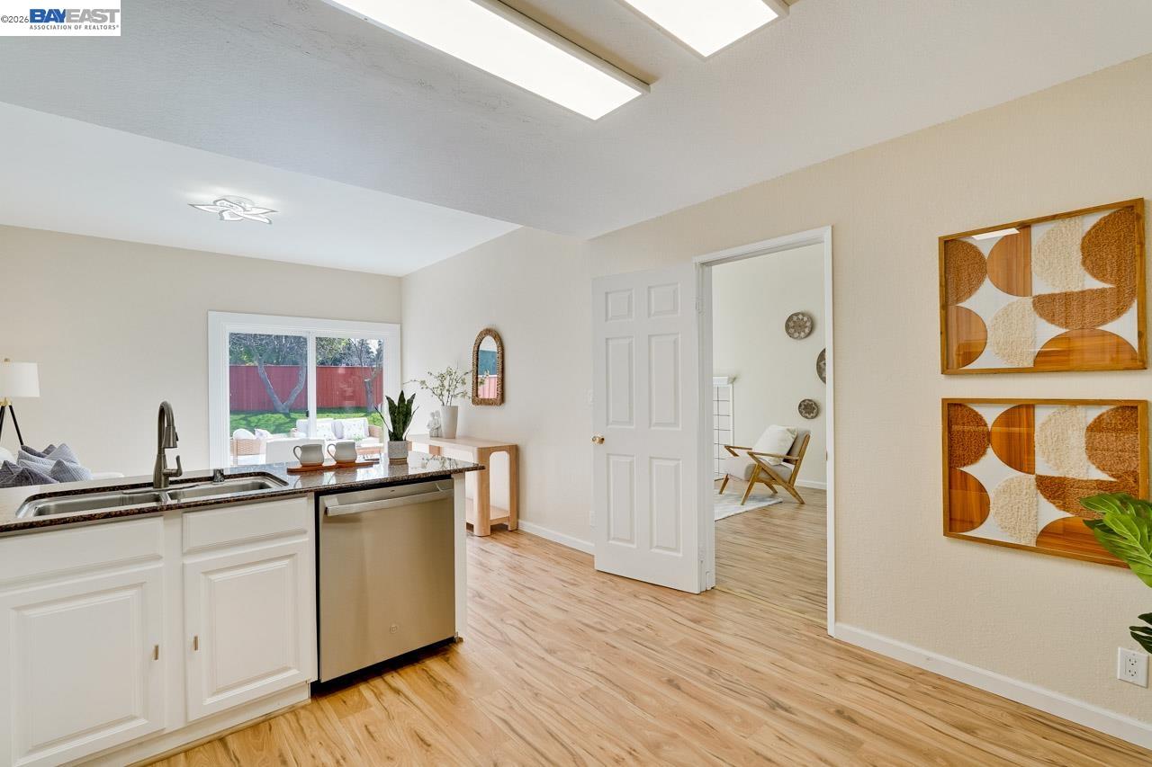 Detail Gallery Image 21 of 58 For 4691 Rousillon Ave, Fremont,  CA 94555 - 4 Beds | 2/1 Baths