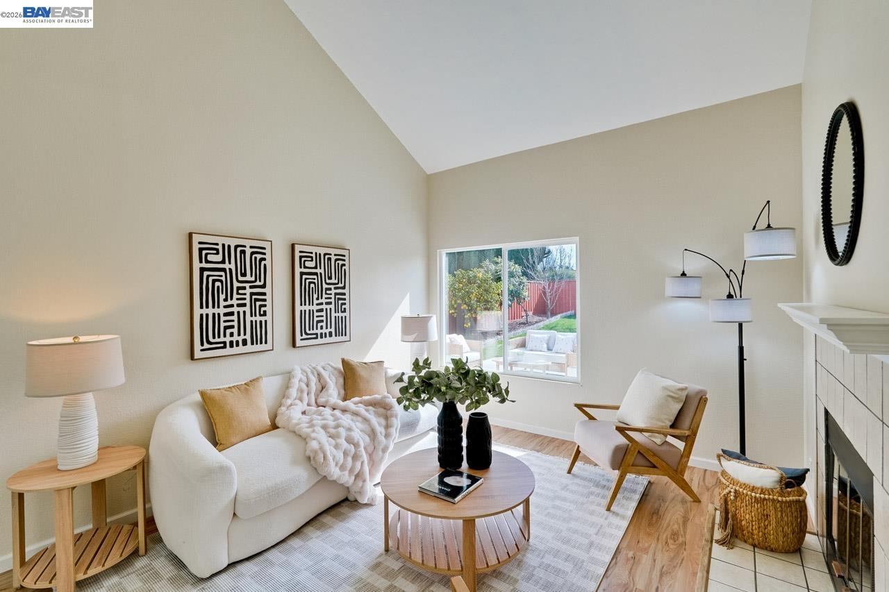 Detail Gallery Image 5 of 58 For 4691 Rousillon Ave, Fremont,  CA 94555 - 4 Beds | 2/1 Baths