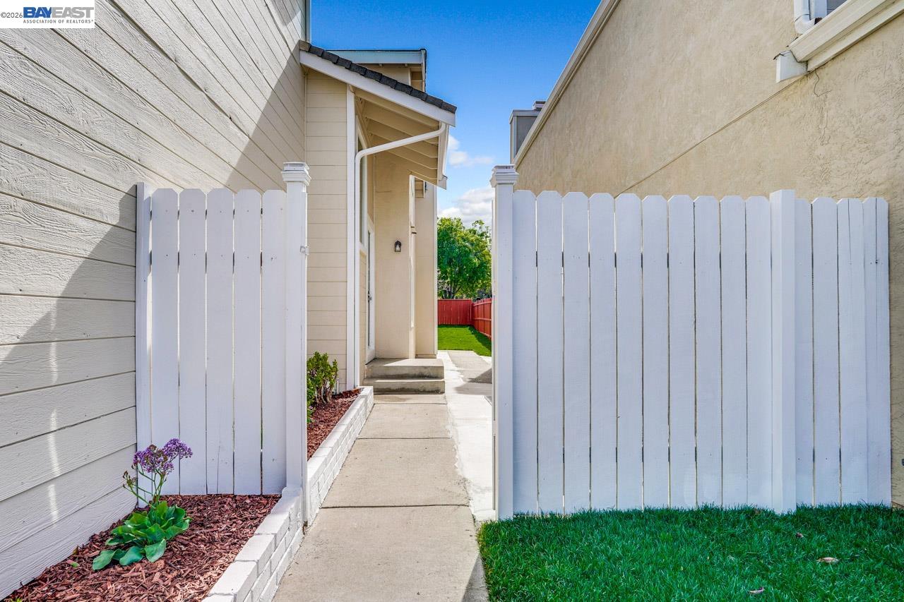 Detail Gallery Image 55 of 58 For 4691 Rousillon Ave, Fremont,  CA 94555 - 4 Beds | 2/1 Baths