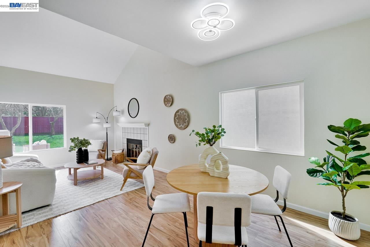 Detail Gallery Image 9 of 58 For 4691 Rousillon Ave, Fremont,  CA 94555 - 4 Beds | 2/1 Baths