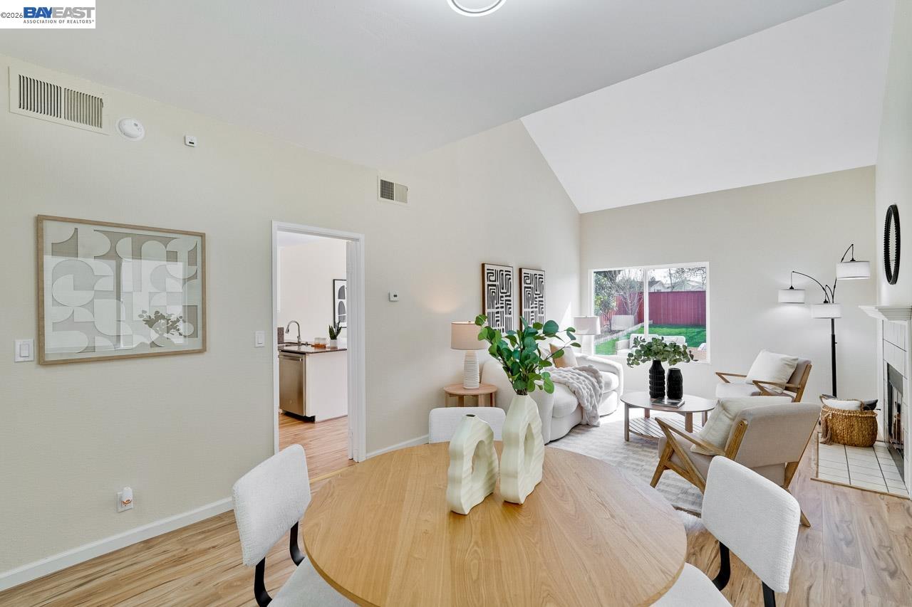 Detail Gallery Image 10 of 58 For 4691 Rousillon Ave, Fremont,  CA 94555 - 4 Beds | 2/1 Baths