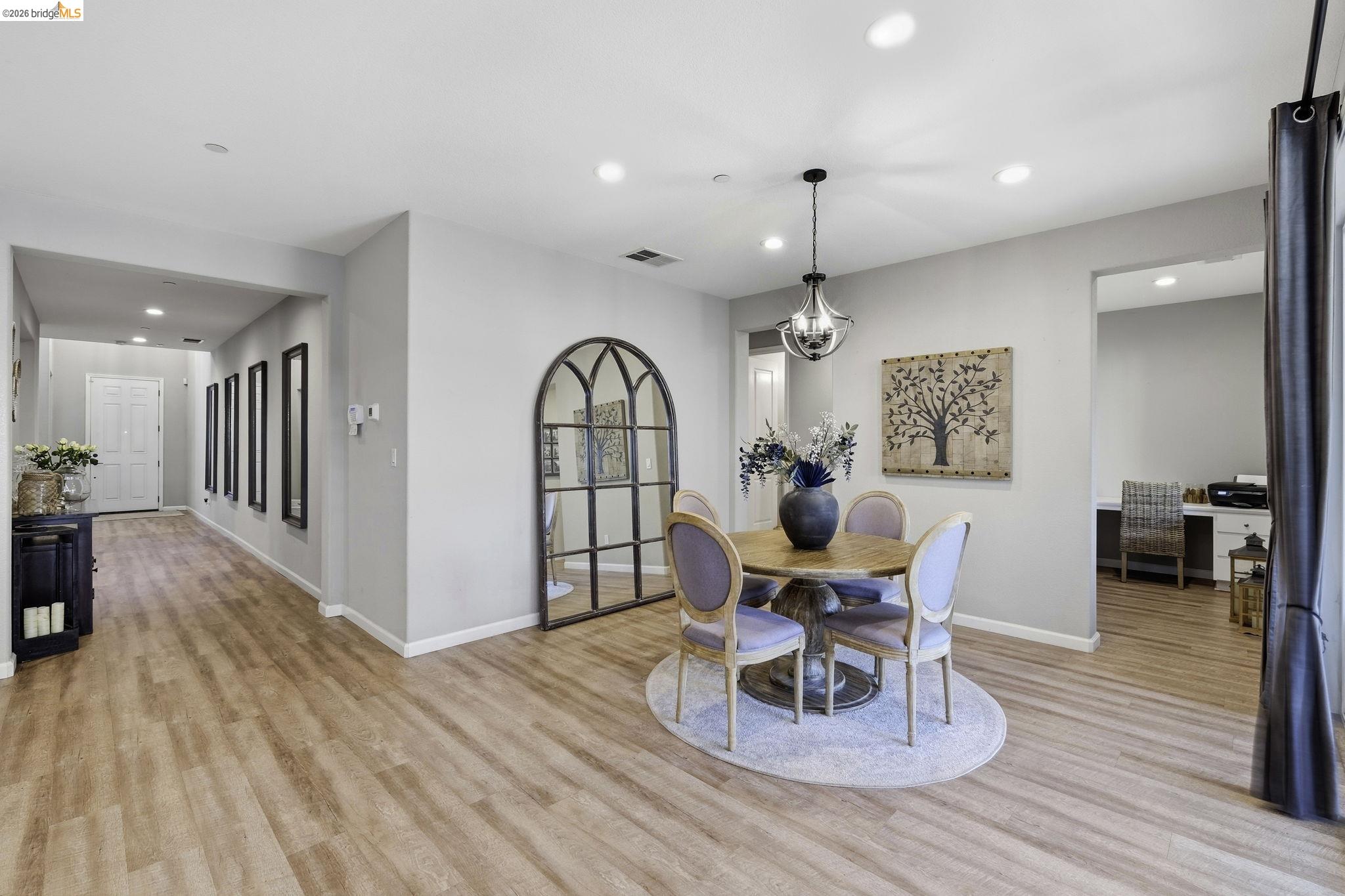 Detail Gallery Image 11 of 38 For 369 Parkfield Way, Oakley,  CA 94561 - 5 Beds | 4 Baths