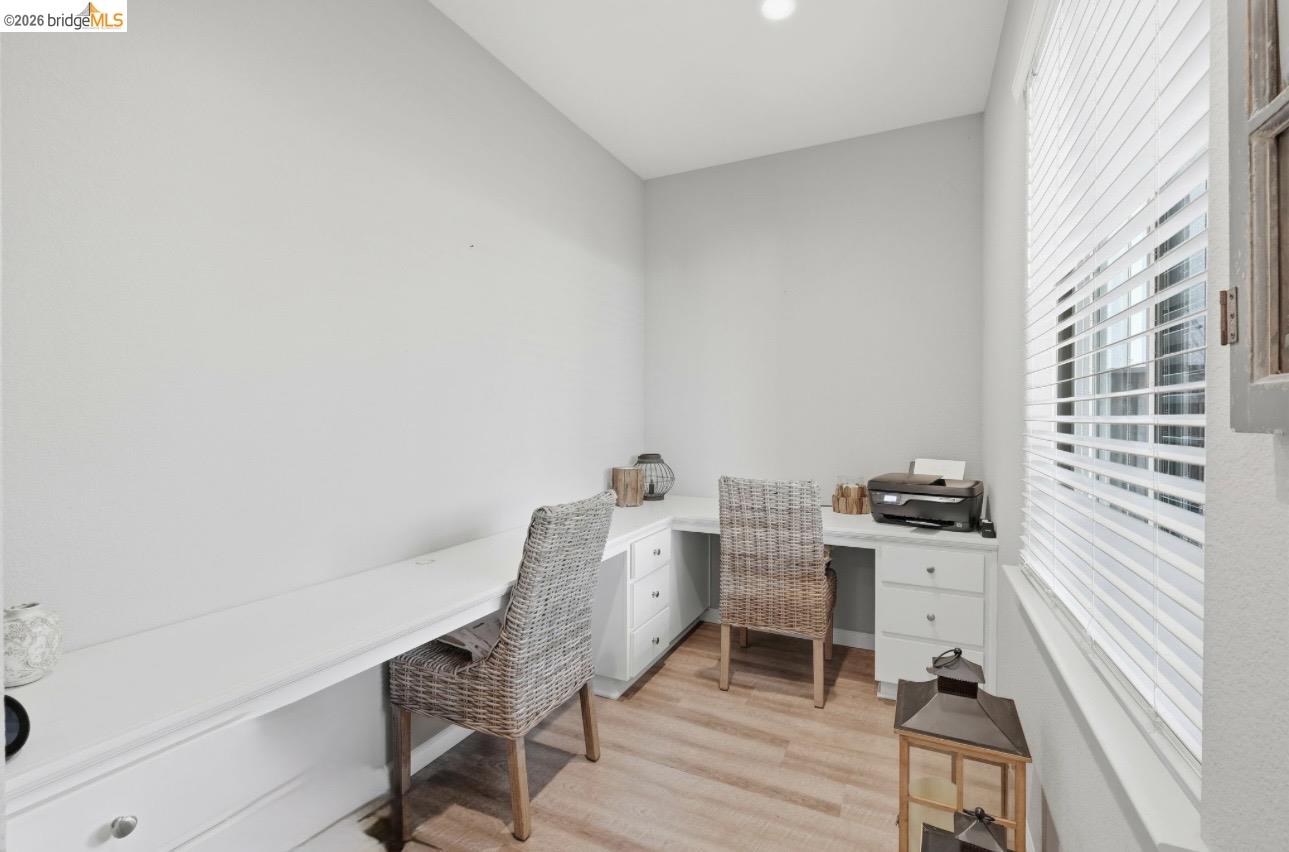 Detail Gallery Image 12 of 38 For 369 Parkfield Way, Oakley,  CA 94561 - 5 Beds | 4 Baths