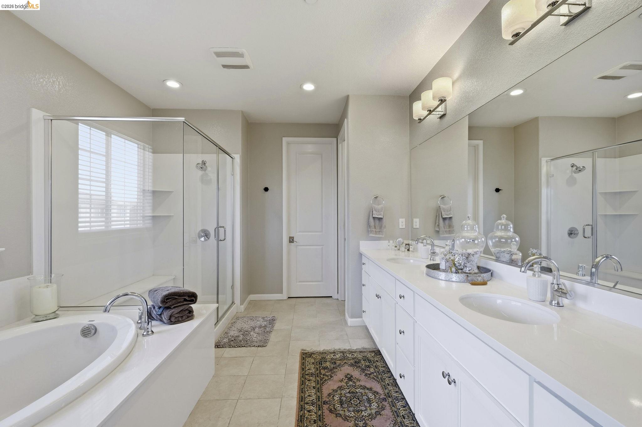 Detail Gallery Image 19 of 38 For 369 Parkfield Way, Oakley,  CA 94561 - 5 Beds | 4 Baths