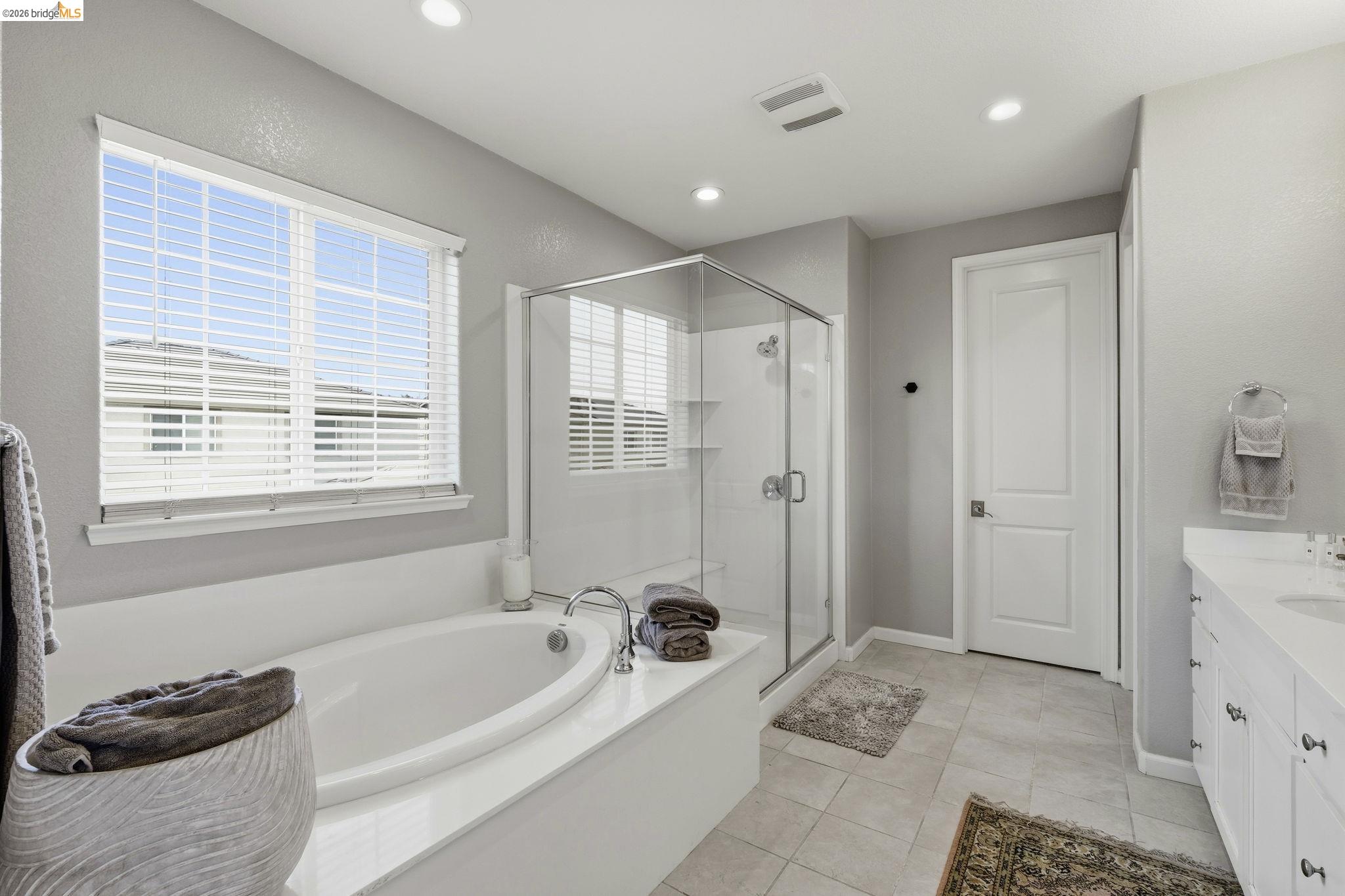 Detail Gallery Image 20 of 38 For 369 Parkfield Way, Oakley,  CA 94561 - 5 Beds | 4 Baths