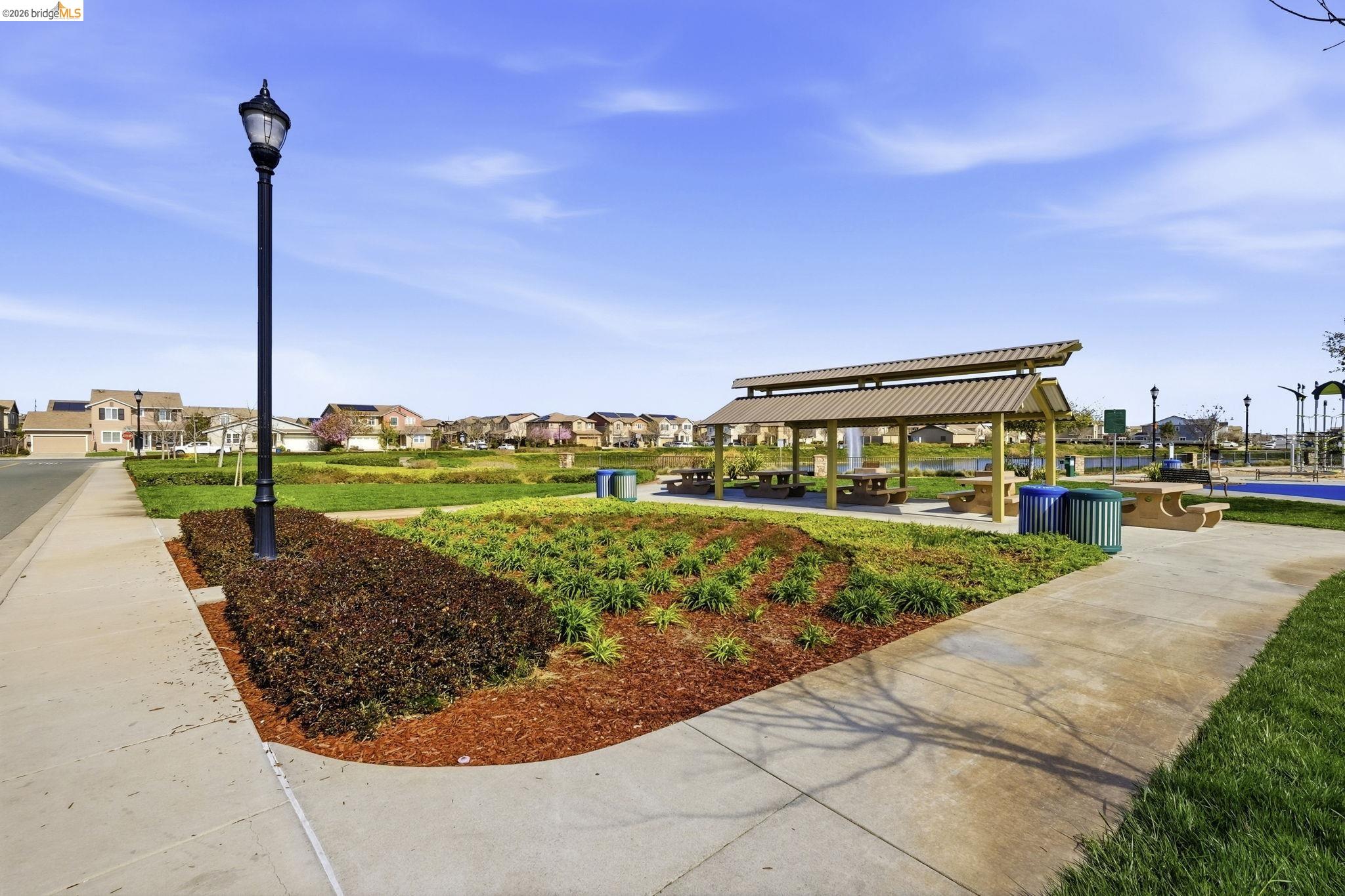 Detail Gallery Image 35 of 38 For 369 Parkfield Way, Oakley,  CA 94561 - 5 Beds | 4 Baths