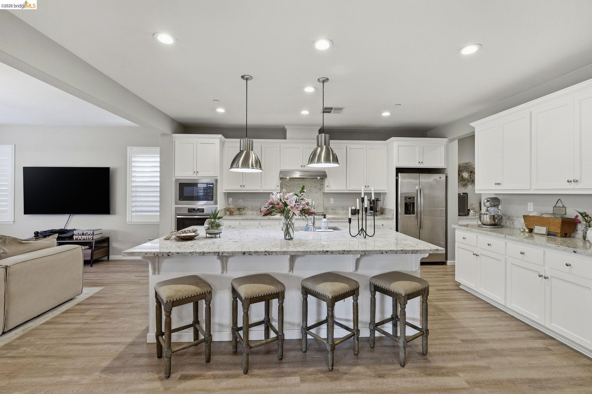 Detail Gallery Image 10 of 38 For 369 Parkfield Way, Oakley,  CA 94561 - 5 Beds | 4 Baths