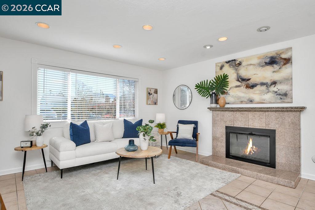 Detail Gallery Image 7 of 25 For 1475 Bassett Dr, Concord,  CA 94521 - 3 Beds | 2 Baths