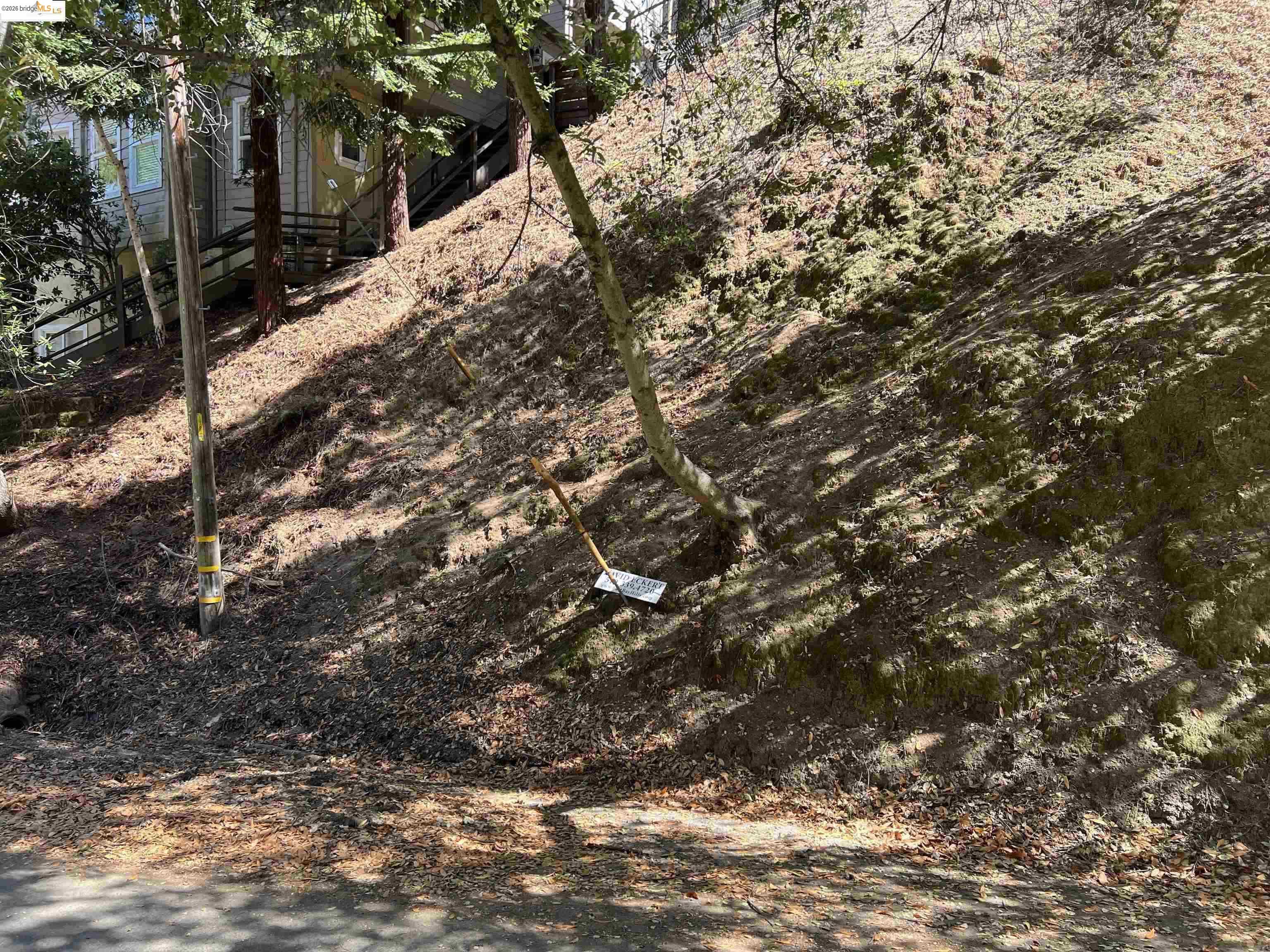 Detail Gallery Image 14 of 14 For 6390 Longcroft Dr, Oakland,  CA 94611 - – Beds | – Baths