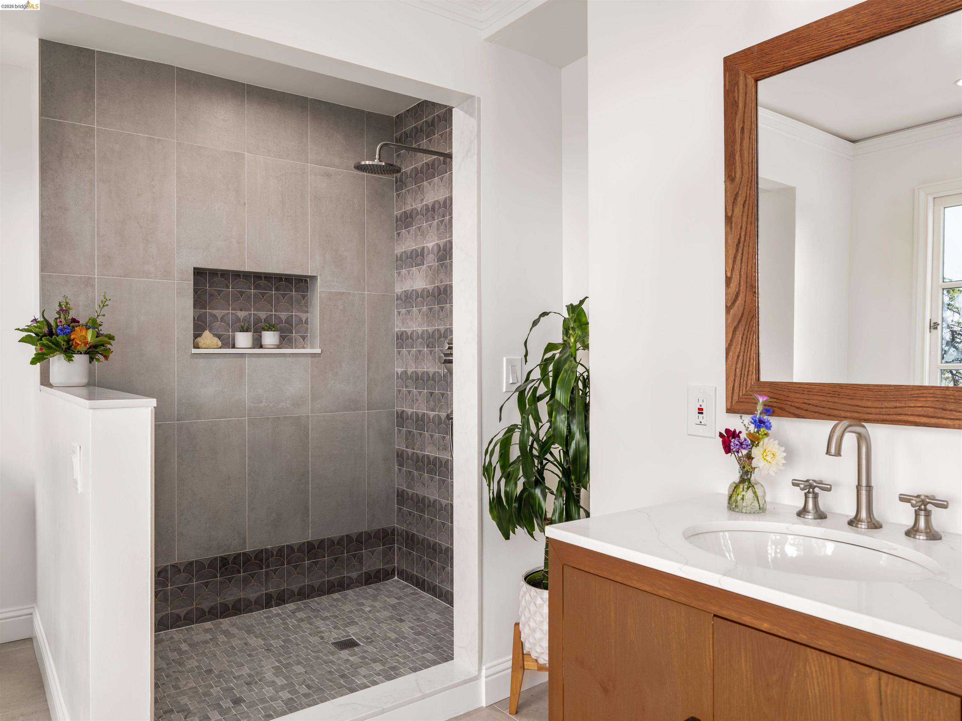 Detail Gallery Image 24 of 60 For 190 Stonewall Road, Berkeley,  CA 94705 - 4 Beds | 3/1 Baths