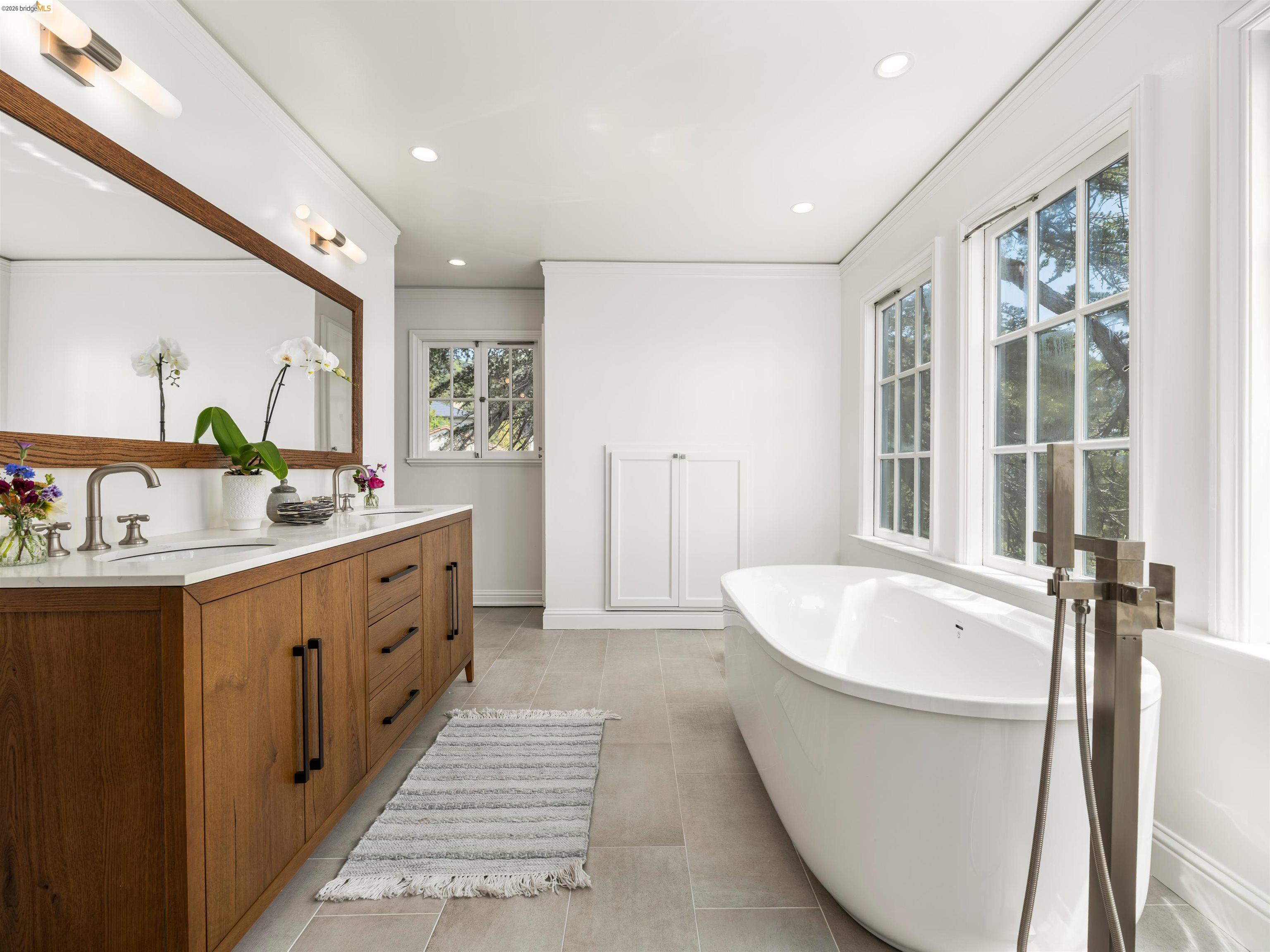 Detail Gallery Image 25 of 60 For 190 Stonewall Road, Berkeley,  CA 94705 - 4 Beds | 3/1 Baths