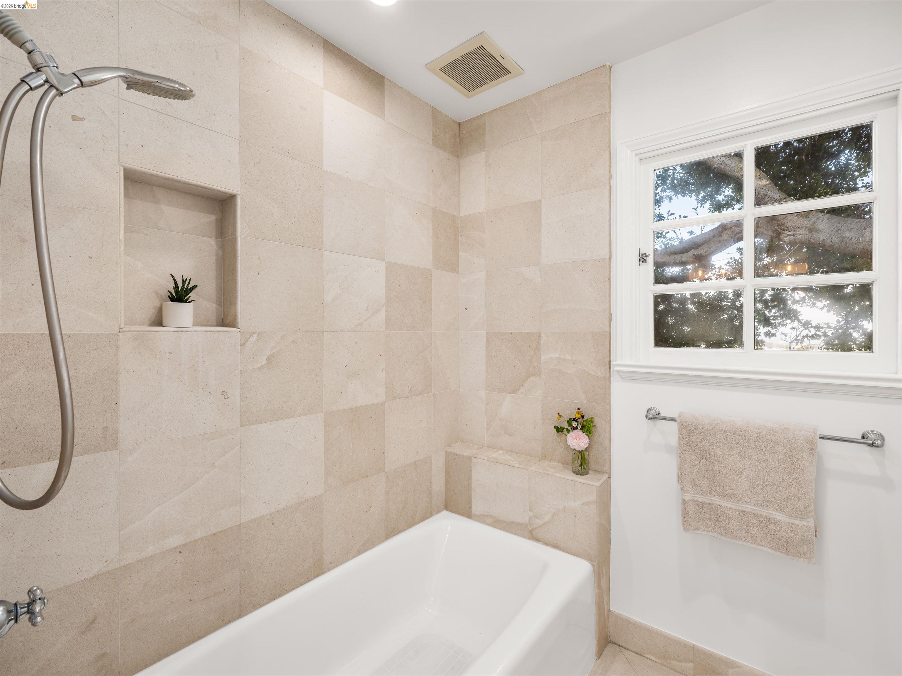 Detail Gallery Image 30 of 60 For 190 Stonewall Road, Berkeley,  CA 94705 - 4 Beds | 3/1 Baths