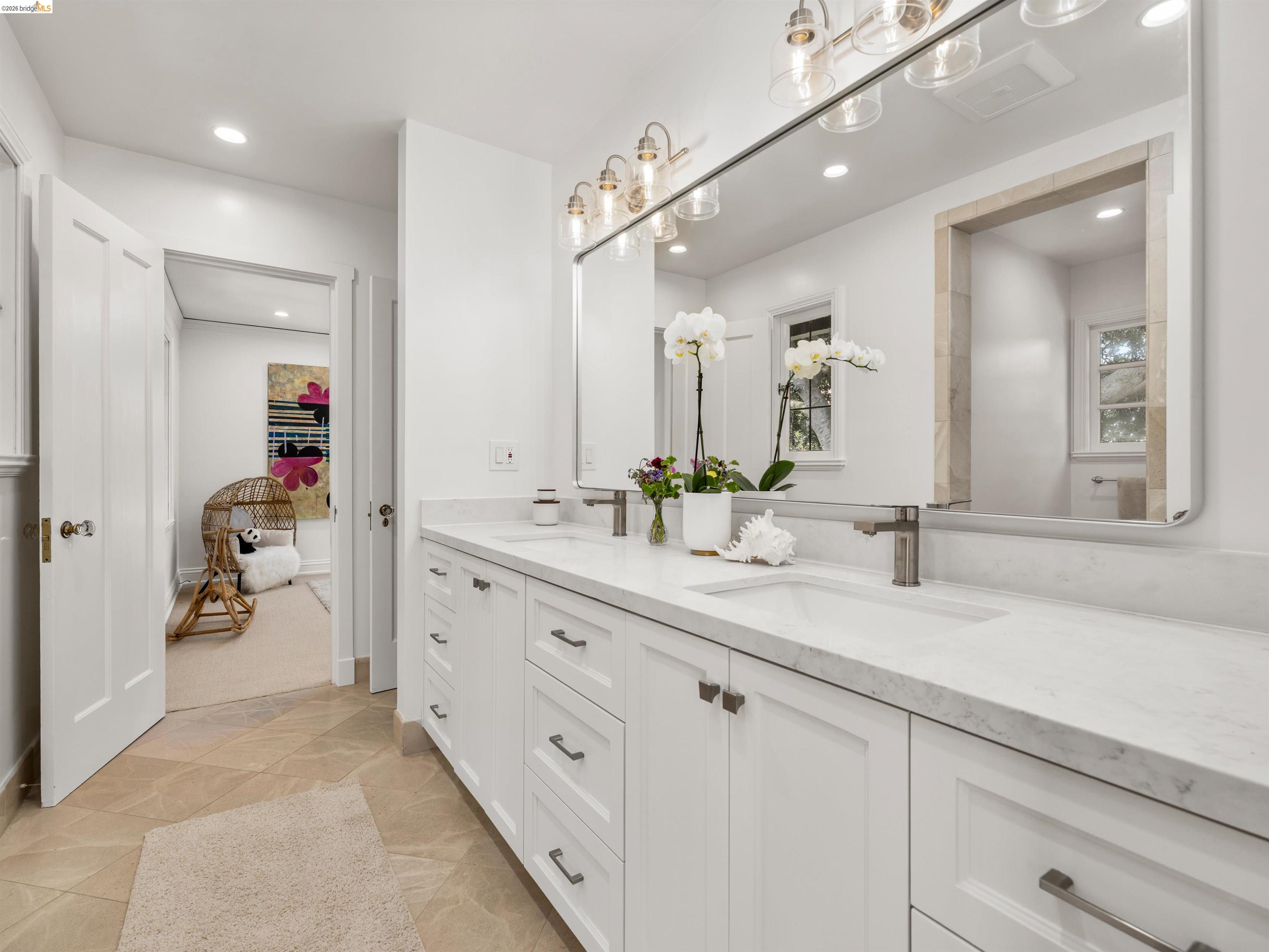 Detail Gallery Image 31 of 60 For 190 Stonewall Road, Berkeley,  CA 94705 - 4 Beds | 3/1 Baths