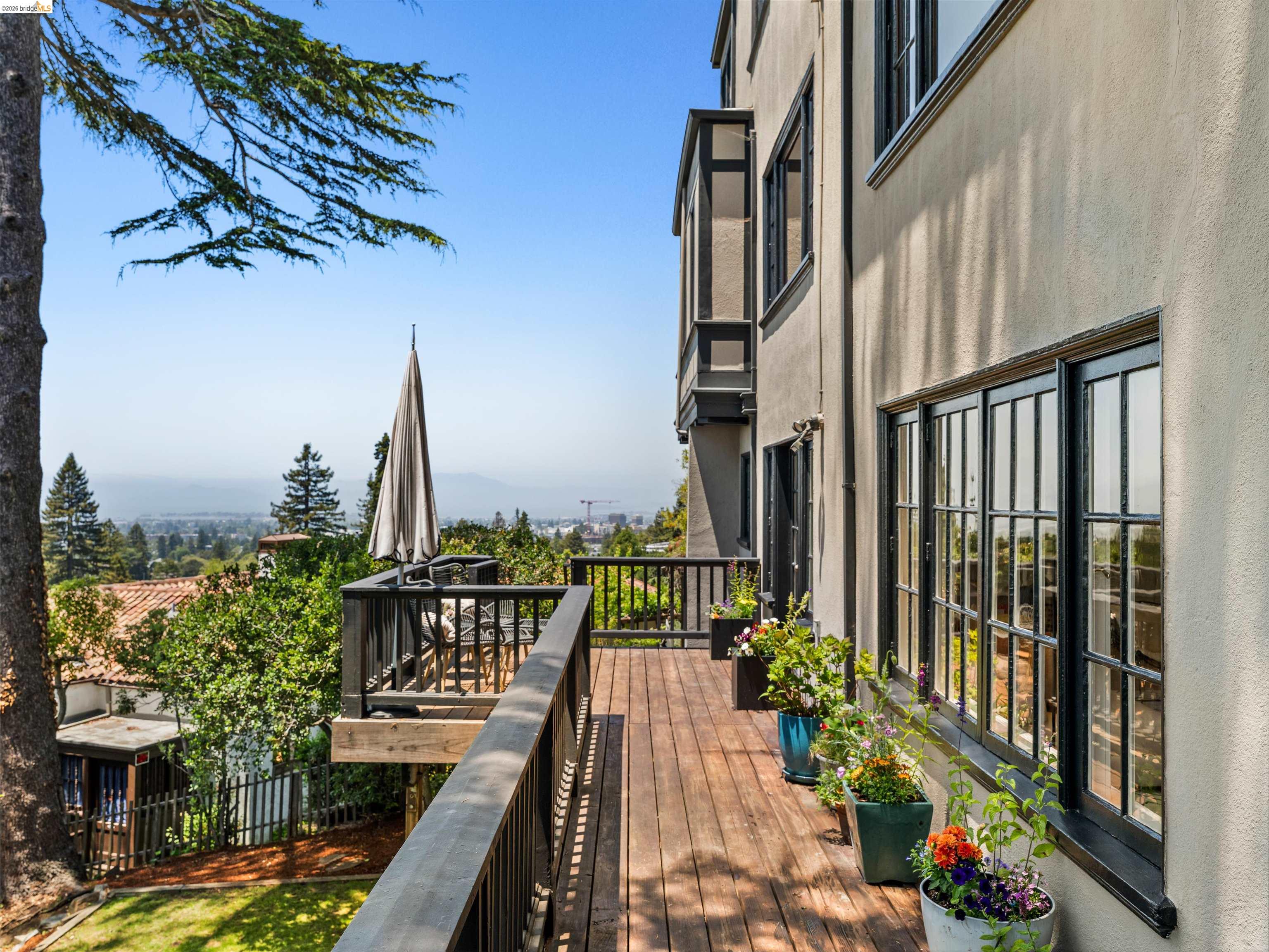 Detail Gallery Image 38 of 60 For 190 Stonewall Road, Berkeley,  CA 94705 - 4 Beds | 3/1 Baths