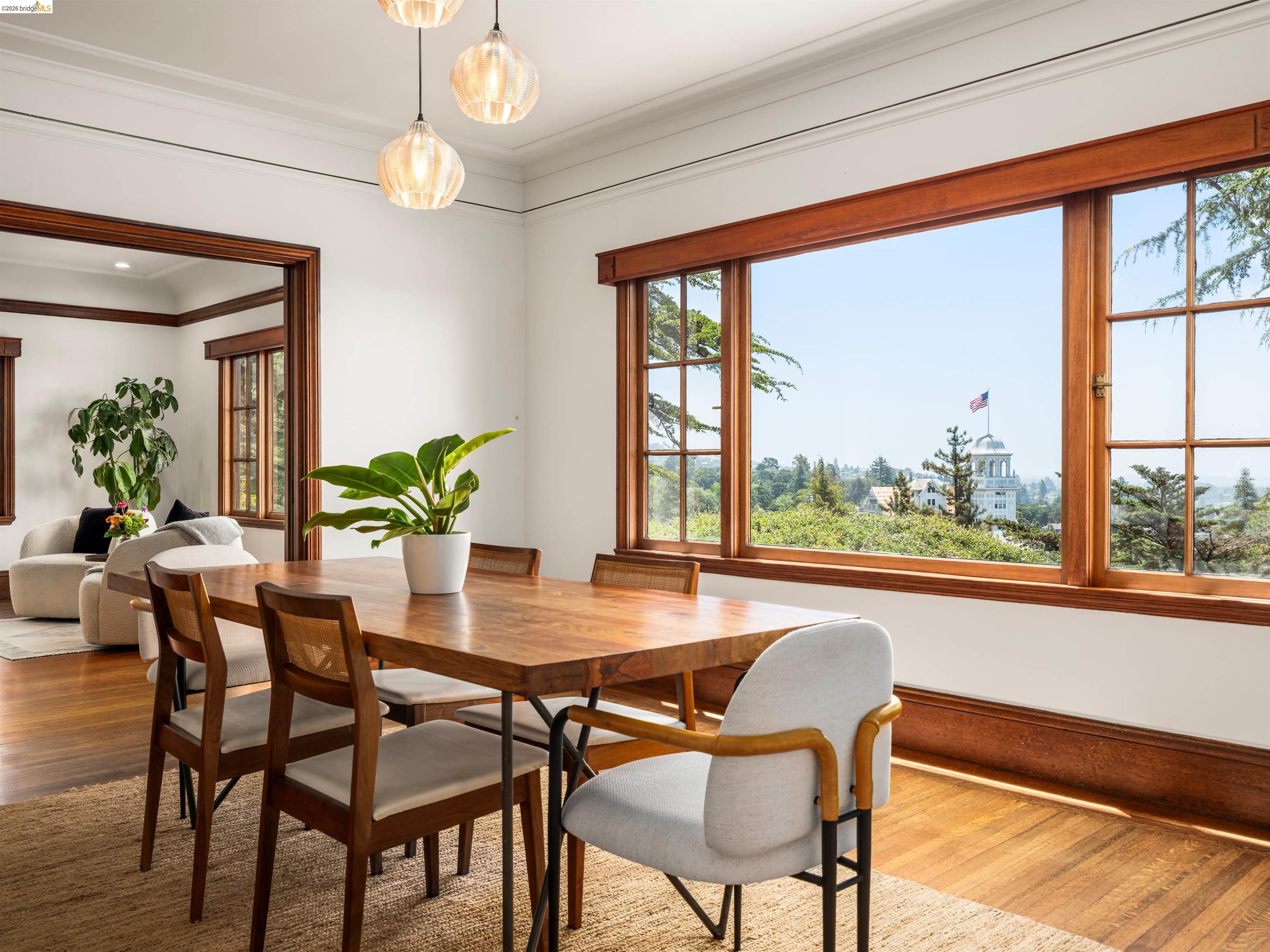 Detail Gallery Image 10 of 60 For 190 Stonewall Road, Berkeley,  CA 94705 - 4 Beds | 3/1 Baths