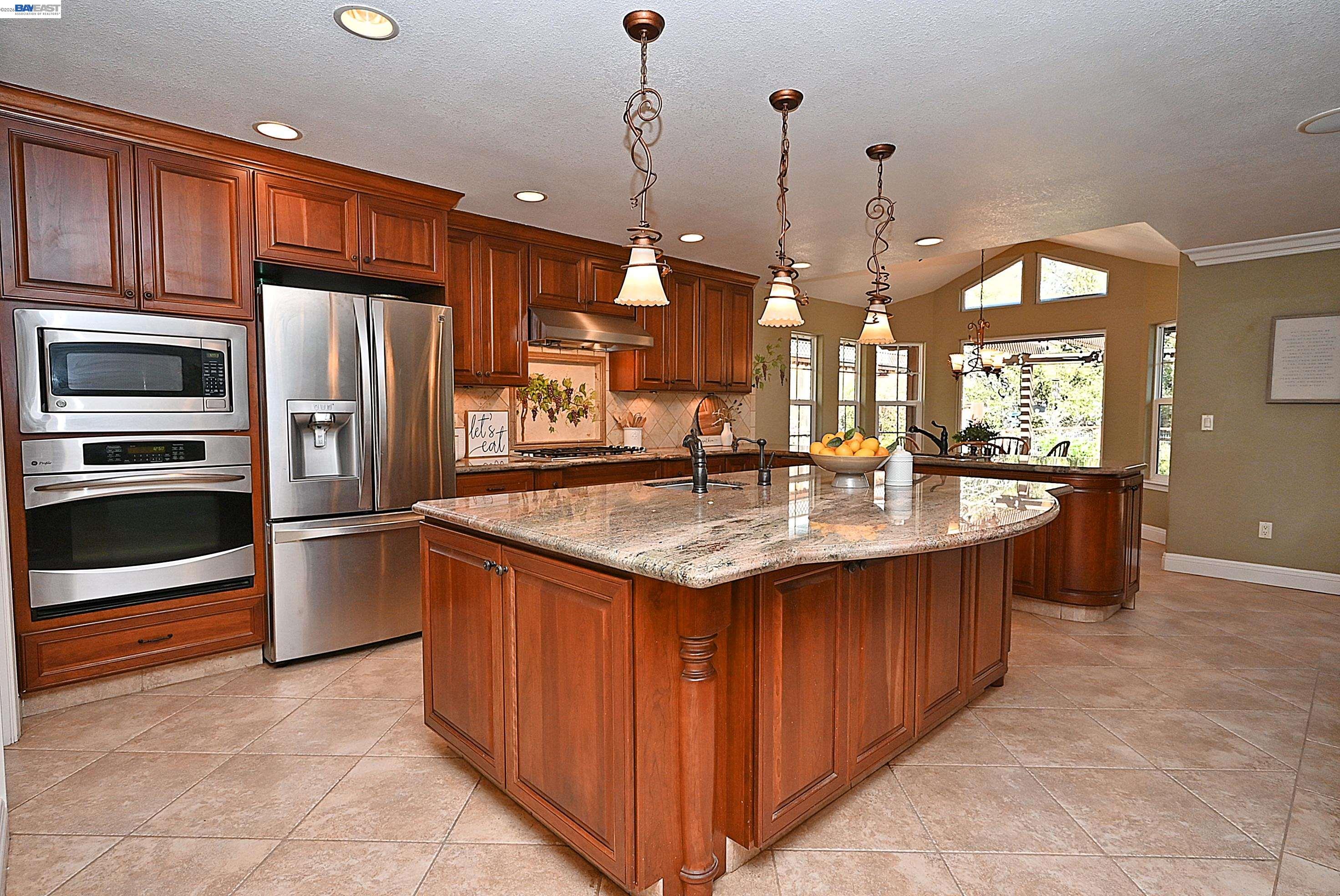 Detail Gallery Image 2 of 43 For 8133 via Zapata, Dublin,  CA 94568 - 4 Beds | 2 Baths