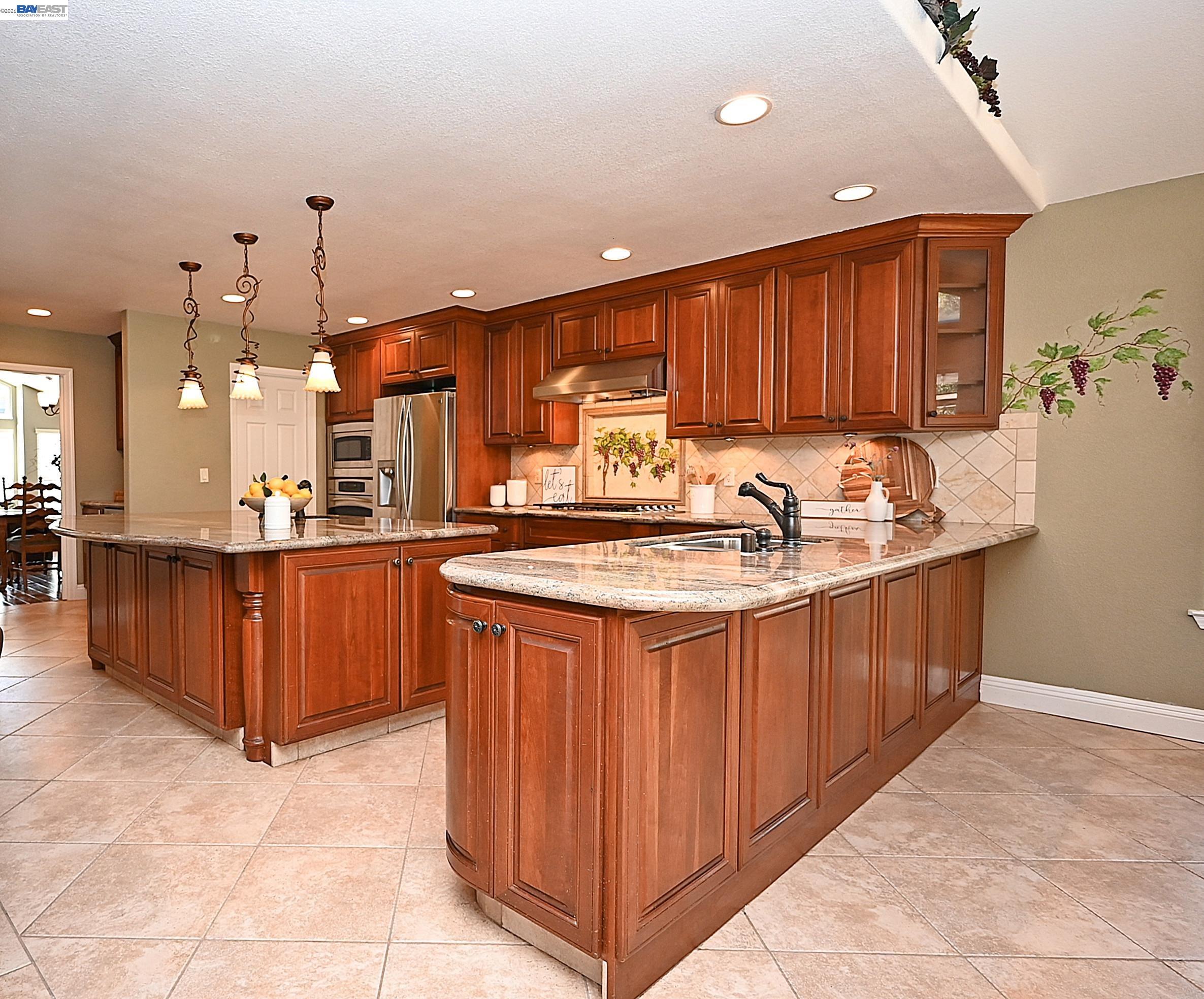 Detail Gallery Image 4 of 43 For 8133 via Zapata, Dublin,  CA 94568 - 4 Beds | 2 Baths