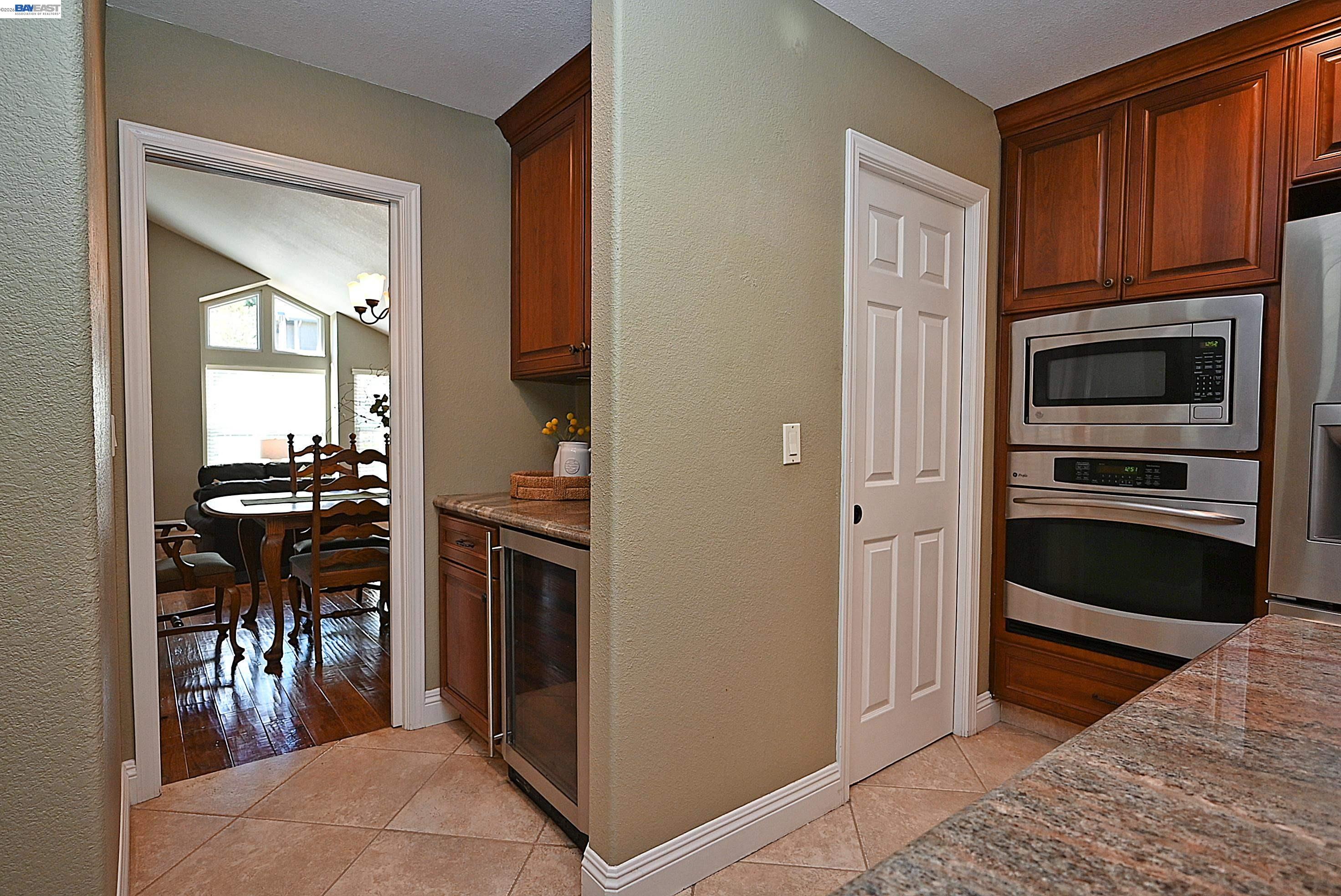 Detail Gallery Image 8 of 43 For 8133 via Zapata, Dublin,  CA 94568 - 4 Beds | 2 Baths