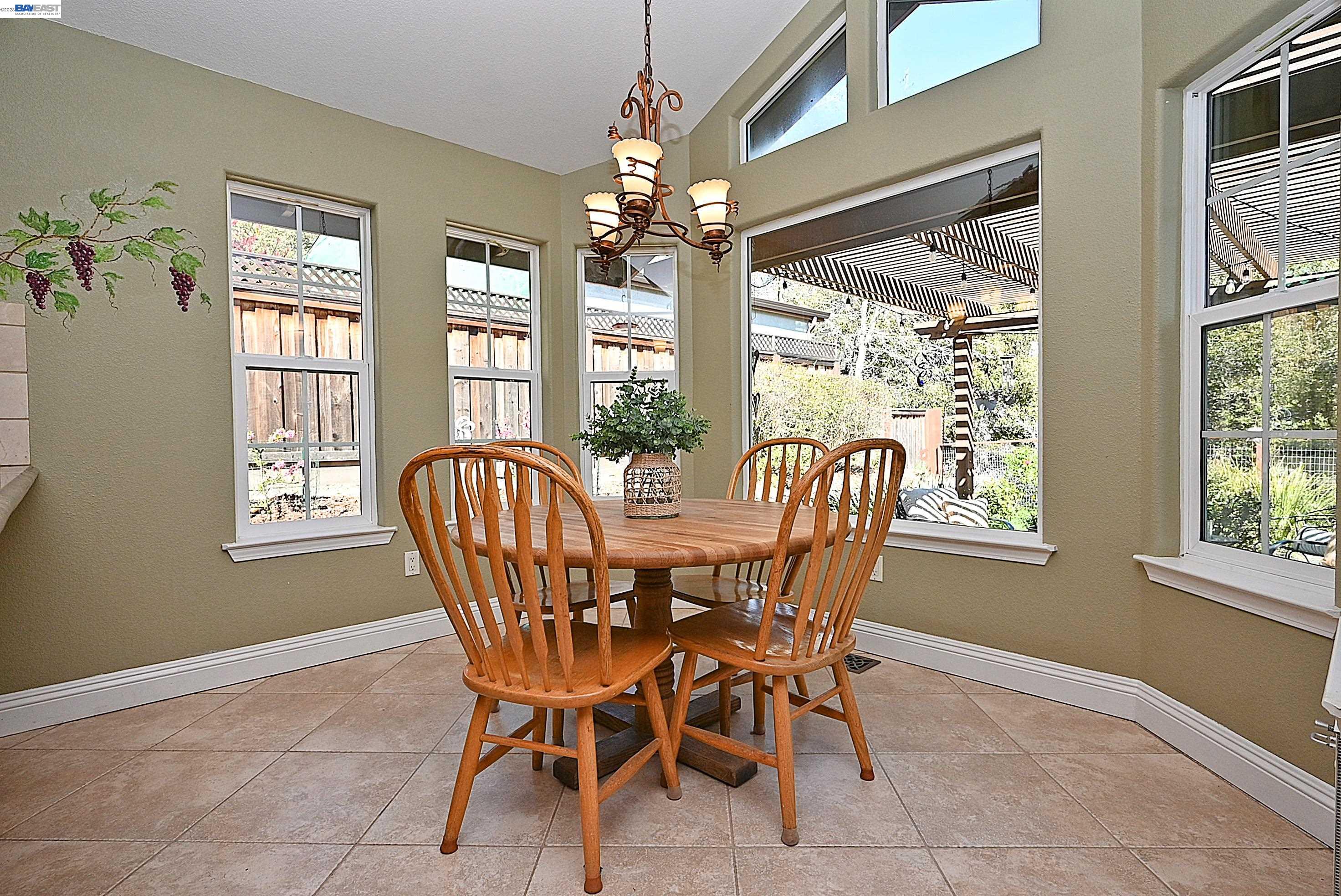 Detail Gallery Image 9 of 43 For 8133 via Zapata, Dublin,  CA 94568 - 4 Beds | 2 Baths