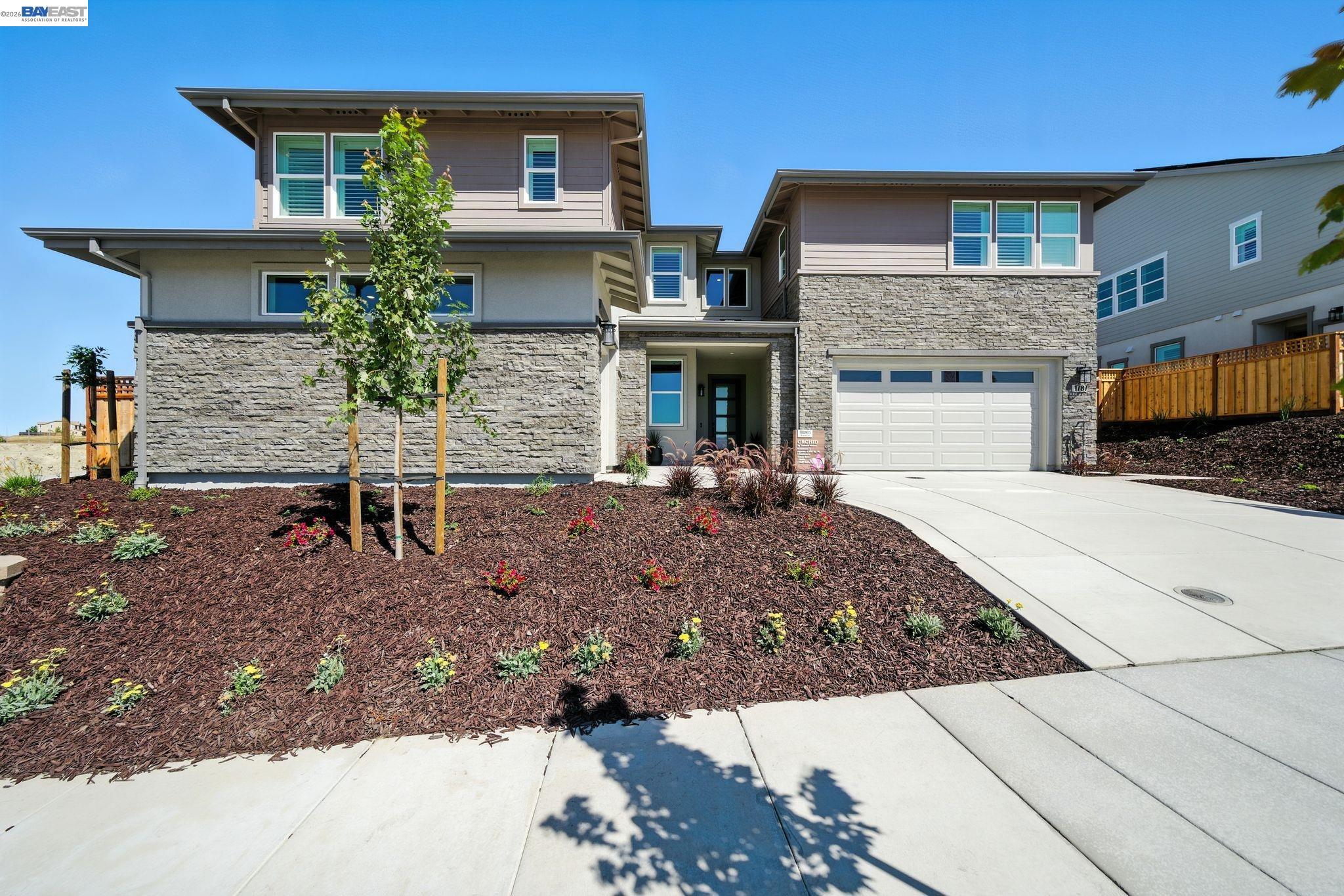 Detail Gallery Image 2 of 55 For 1658 Wren Street, Dublin,  CA 94568 - 5 Beds | 5/2 Baths