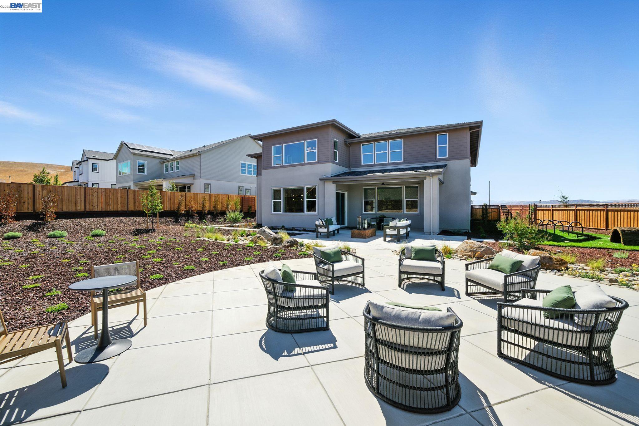 Detail Gallery Image 14 of 55 For 1658 Wren Street, Dublin,  CA 94568 - 5 Beds | 5/2 Baths