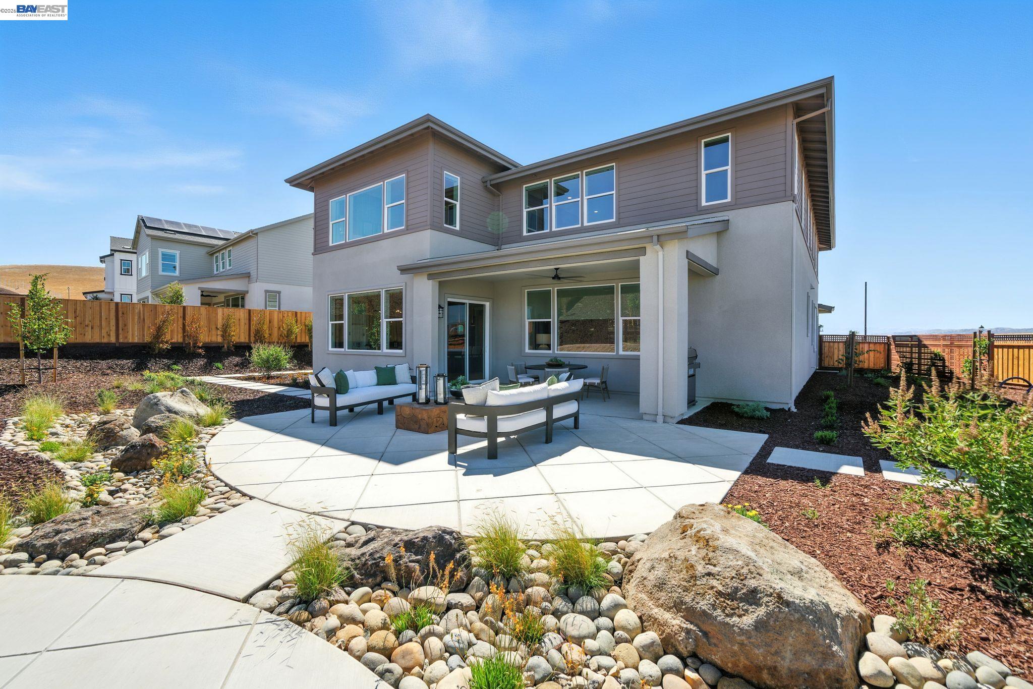 Detail Gallery Image 5 of 55 For 1658 Wren Street, Dublin,  CA 94568 - 5 Beds | 5/2 Baths