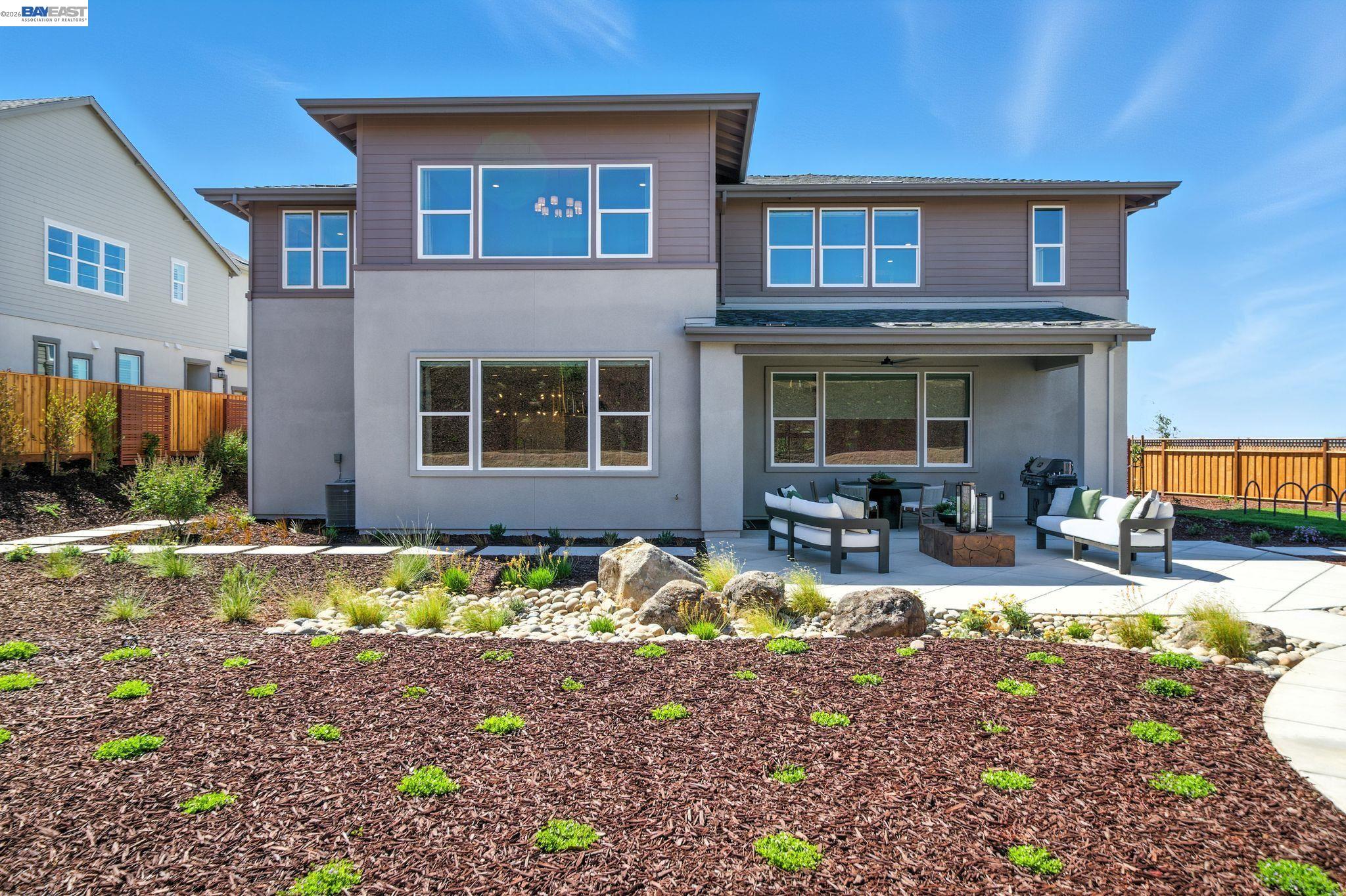 Detail Gallery Image 6 of 55 For 1658 Wren Street, Dublin,  CA 94568 - 5 Beds | 5/2 Baths