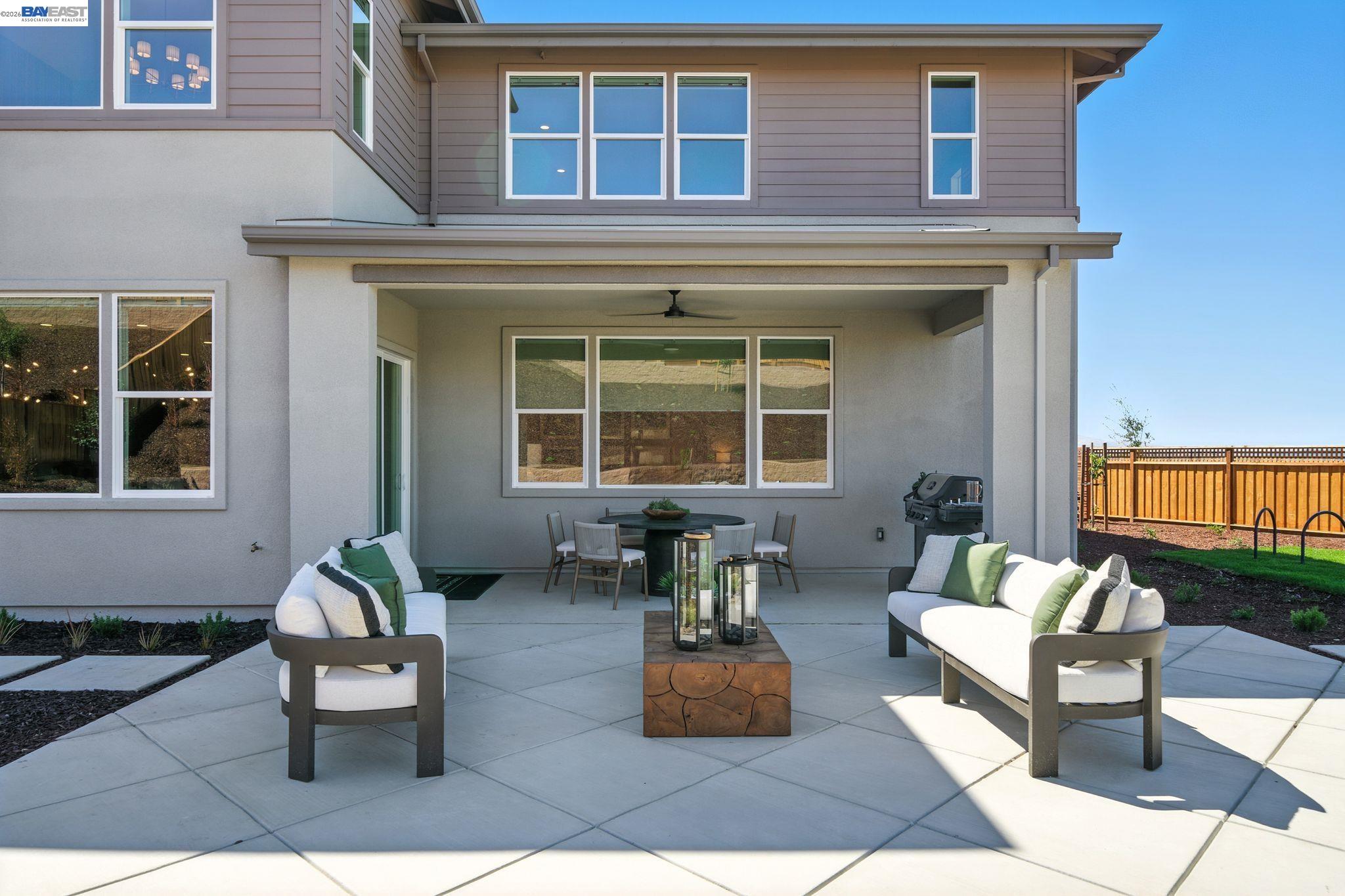 Detail Gallery Image 10 of 55 For 1658 Wren Street, Dublin,  CA 94568 - 5 Beds | 5/2 Baths