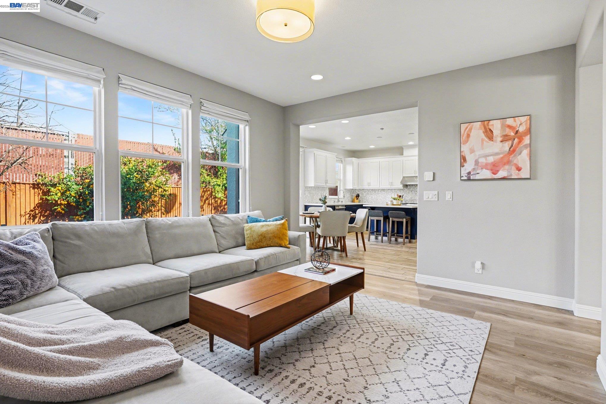 Detail Gallery Image 11 of 49 For 3092 Madsen St, Hayward,  CA 94541 - 3 Beds | 2/1 Baths