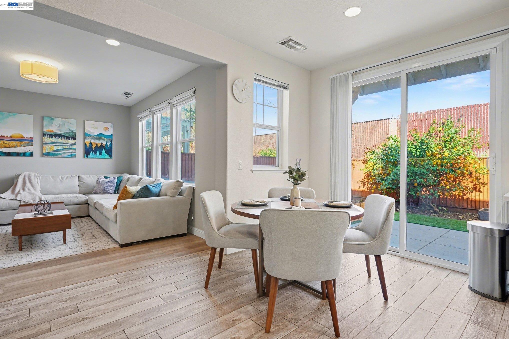 Detail Gallery Image 13 of 49 For 3092 Madsen St, Hayward,  CA 94541 - 3 Beds | 2/1 Baths