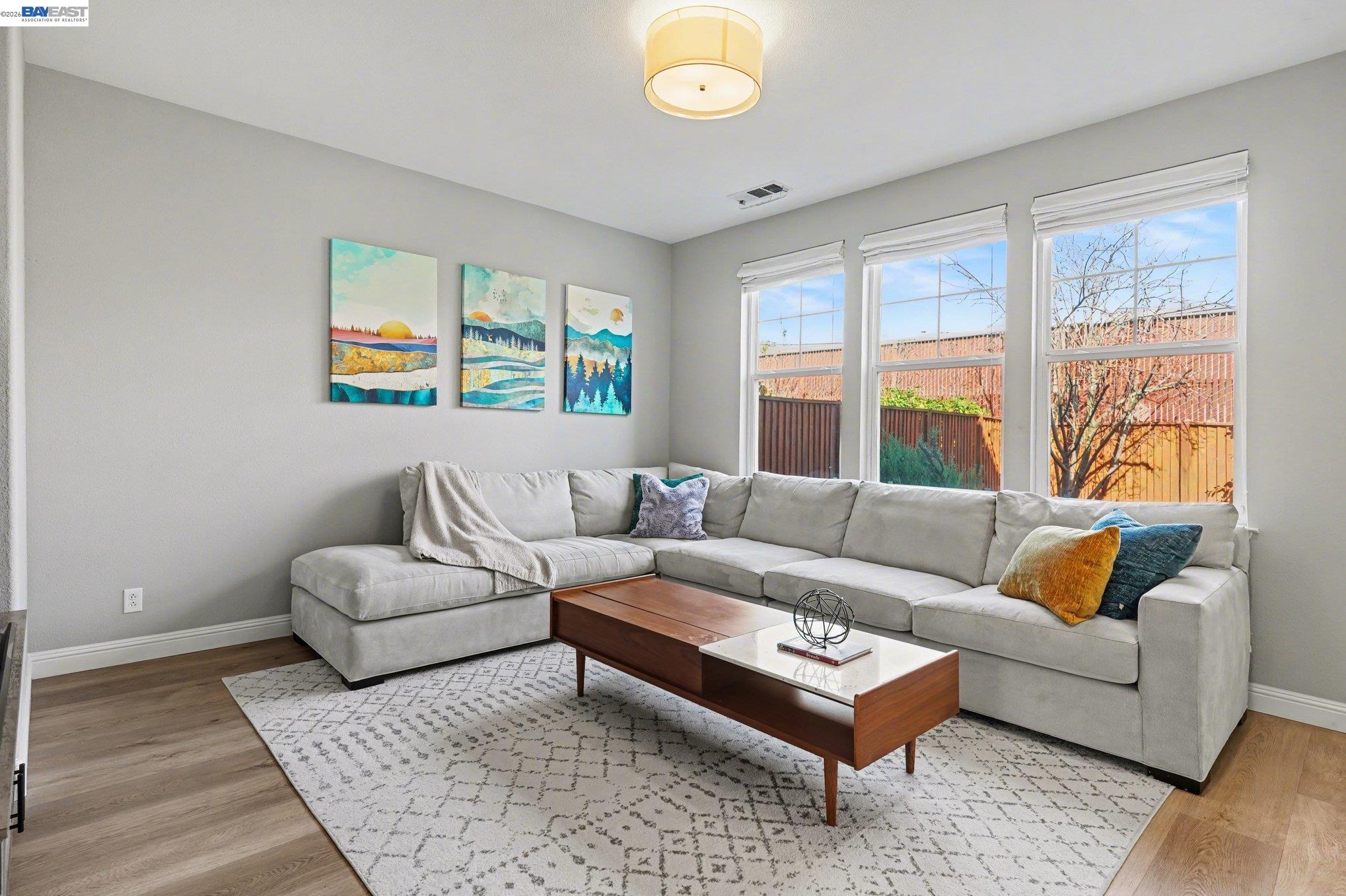 Detail Gallery Image 10 of 49 For 3092 Madsen St, Hayward,  CA 94541 - 3 Beds | 2/1 Baths