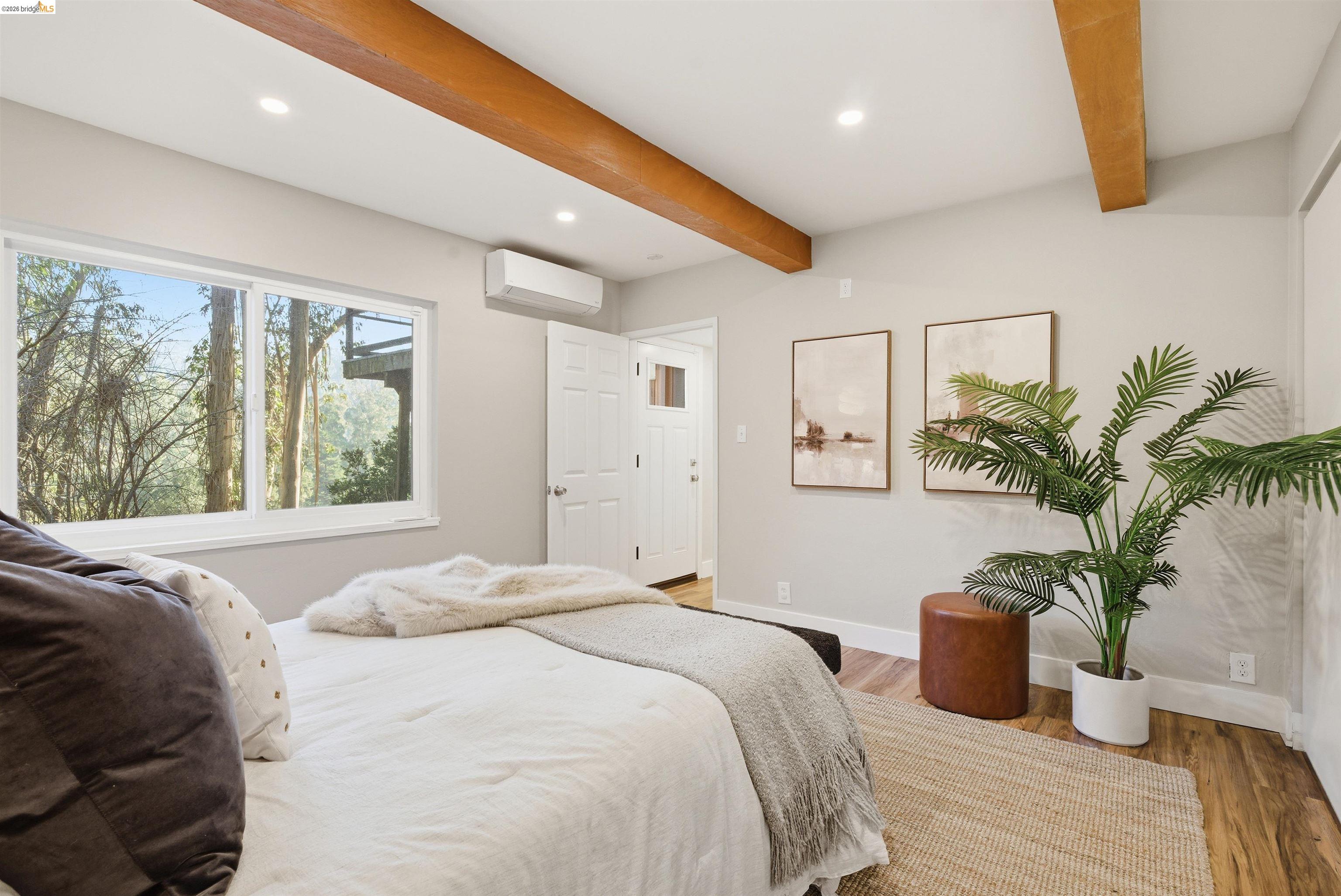 Detail Gallery Image 21 of 54 For 6416 Valley View Rd, Oakland,  CA 94611 - 3 Beds | 2 Baths