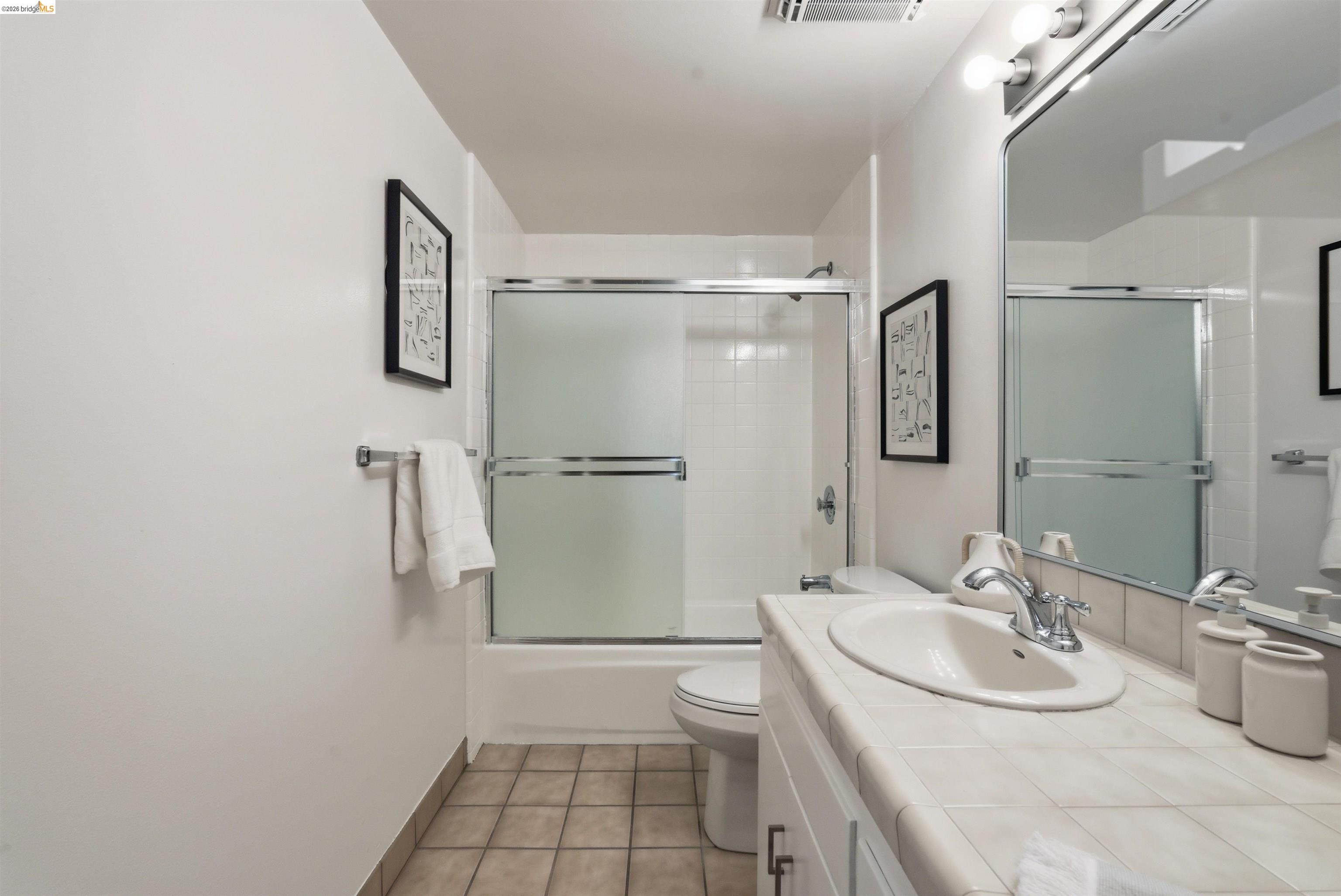 Detail Gallery Image 28 of 54 For 6416 Valley View Rd, Oakland,  CA 94611 - 3 Beds | 2 Baths