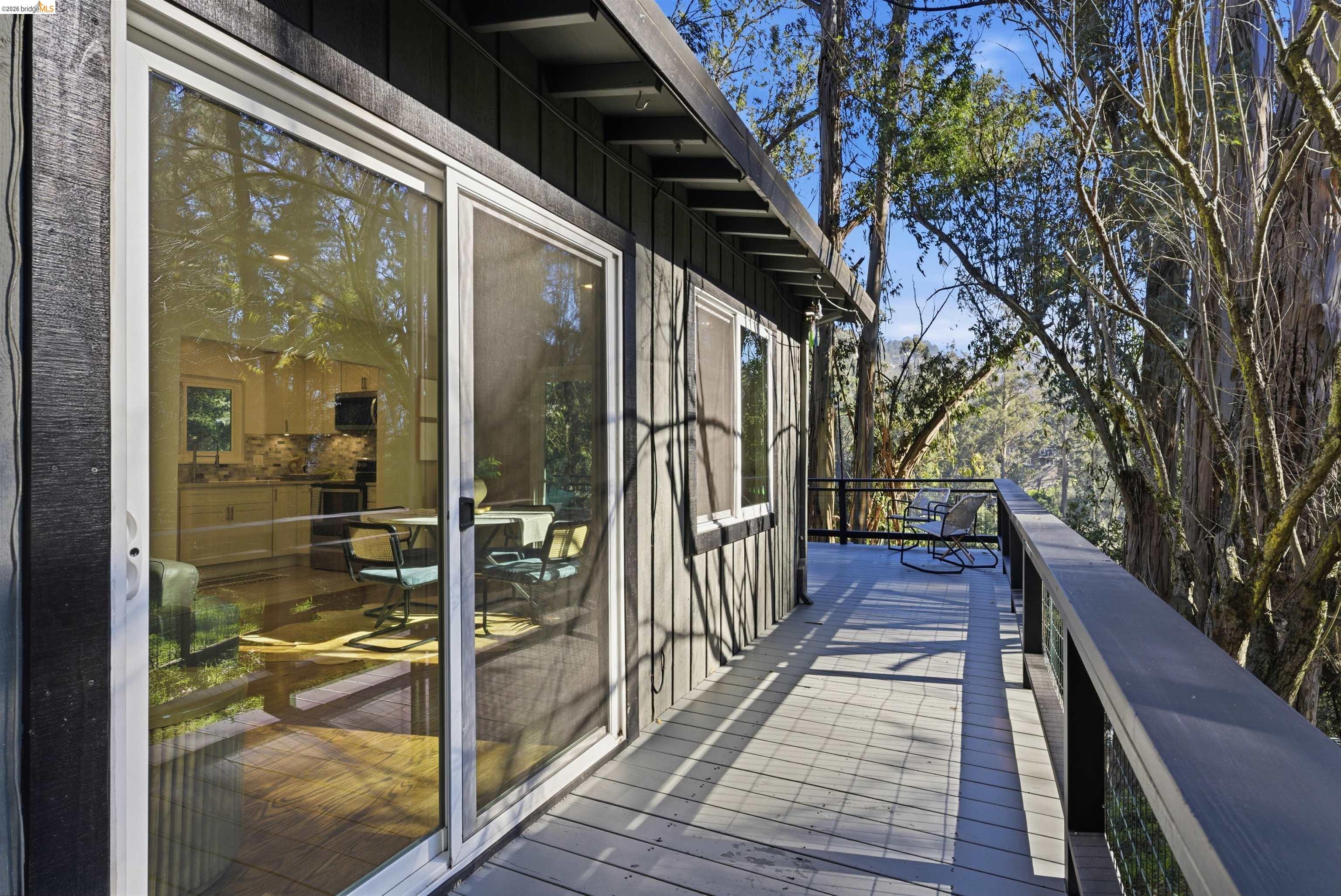 Detail Gallery Image 36 of 54 For 6416 Valley View Rd, Oakland,  CA 94611 - 3 Beds | 2 Baths