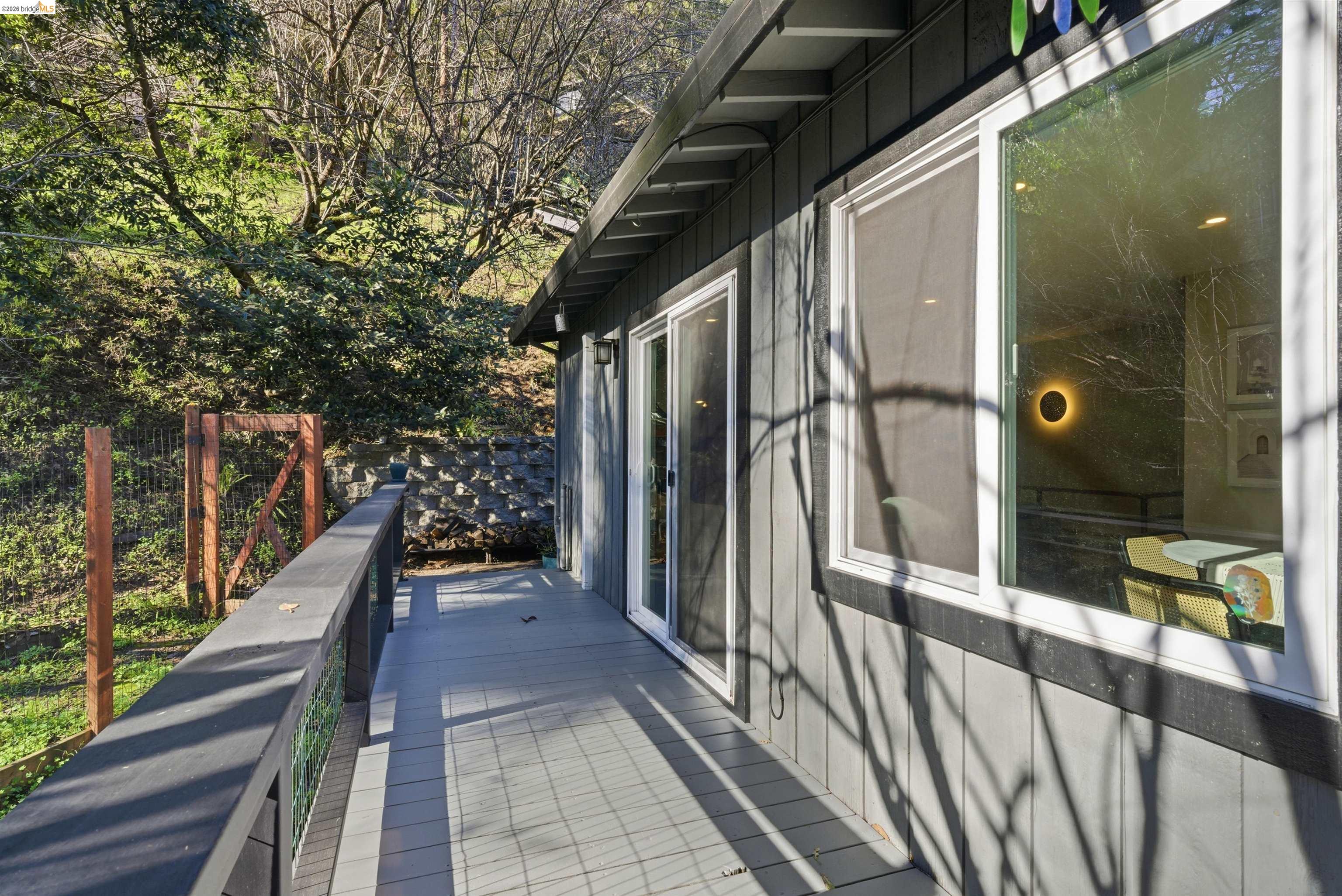 Detail Gallery Image 37 of 54 For 6416 Valley View Rd, Oakland,  CA 94611 - 3 Beds | 2 Baths