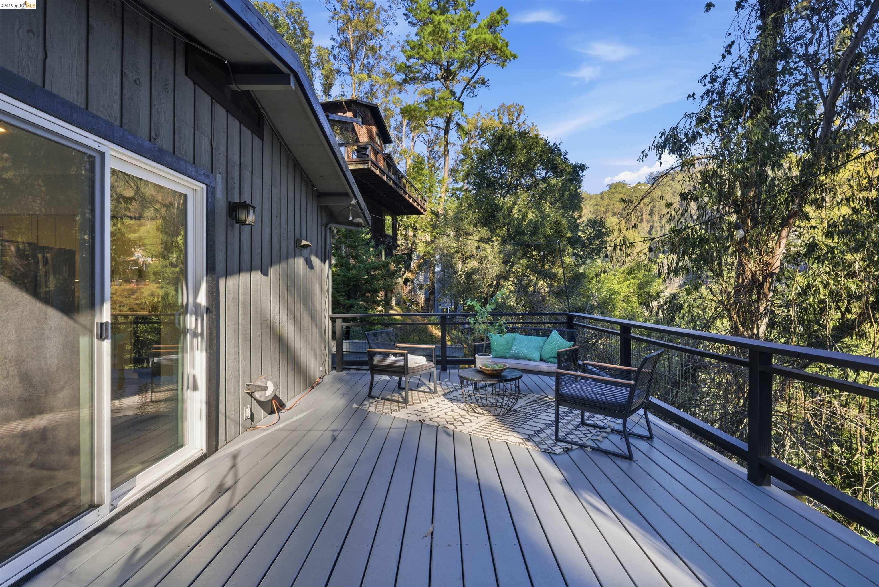 Detail Gallery Image 38 of 54 For 6416 Valley View Rd, Oakland,  CA 94611 - 3 Beds | 2 Baths