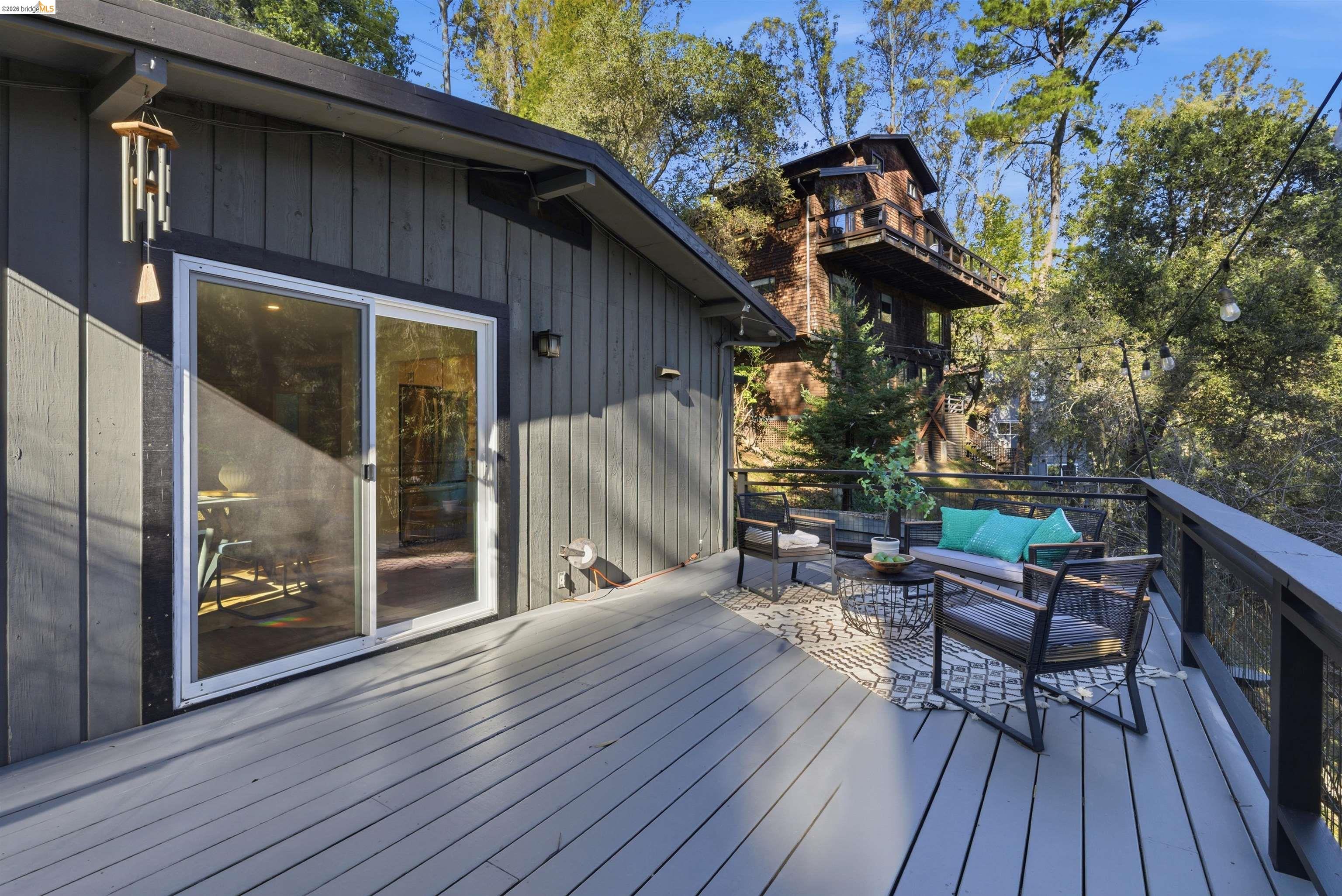 Detail Gallery Image 40 of 54 For 6416 Valley View Rd, Oakland,  CA 94611 - 3 Beds | 2 Baths