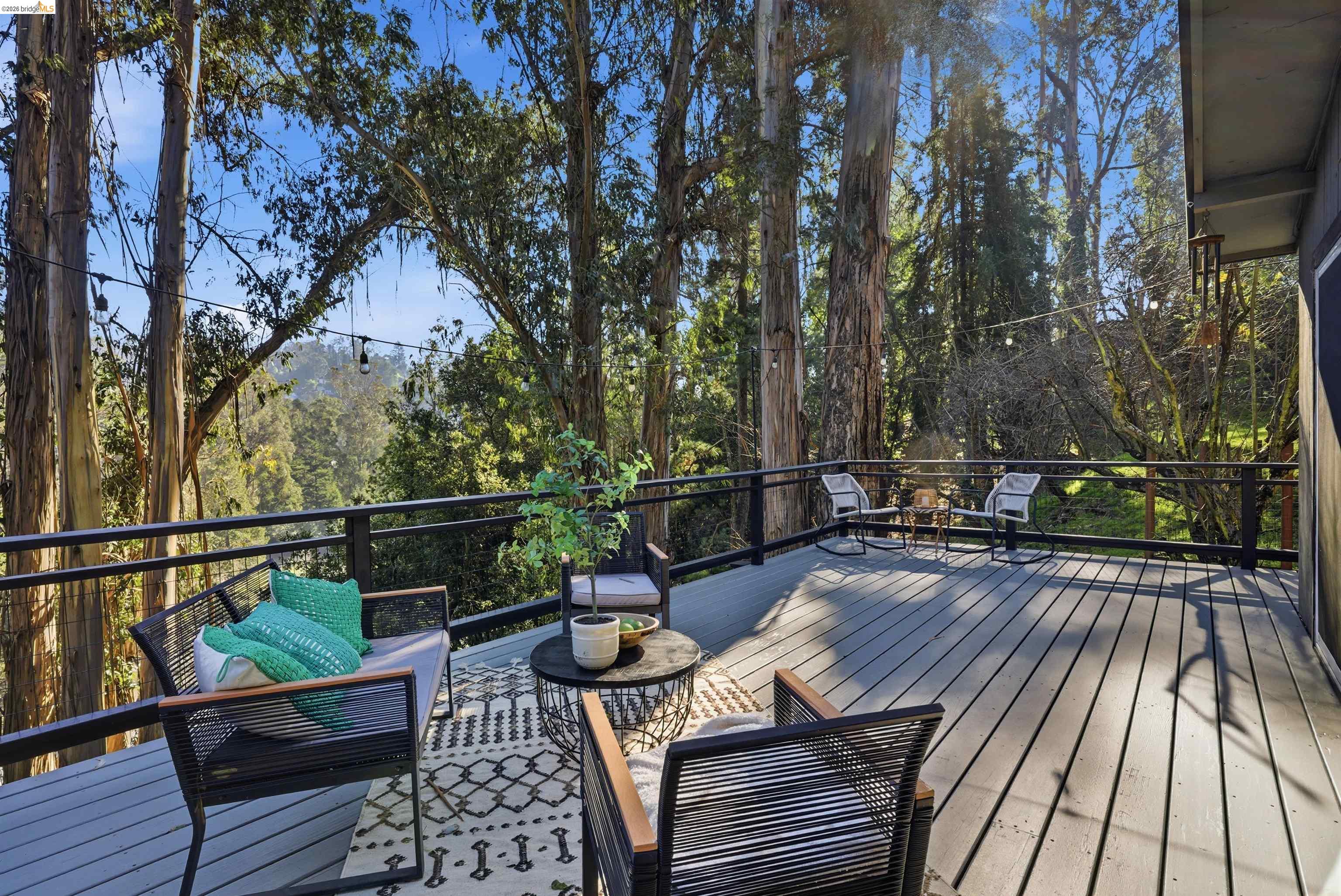 Detail Gallery Image 41 of 54 For 6416 Valley View Rd, Oakland,  CA 94611 - 3 Beds | 2 Baths