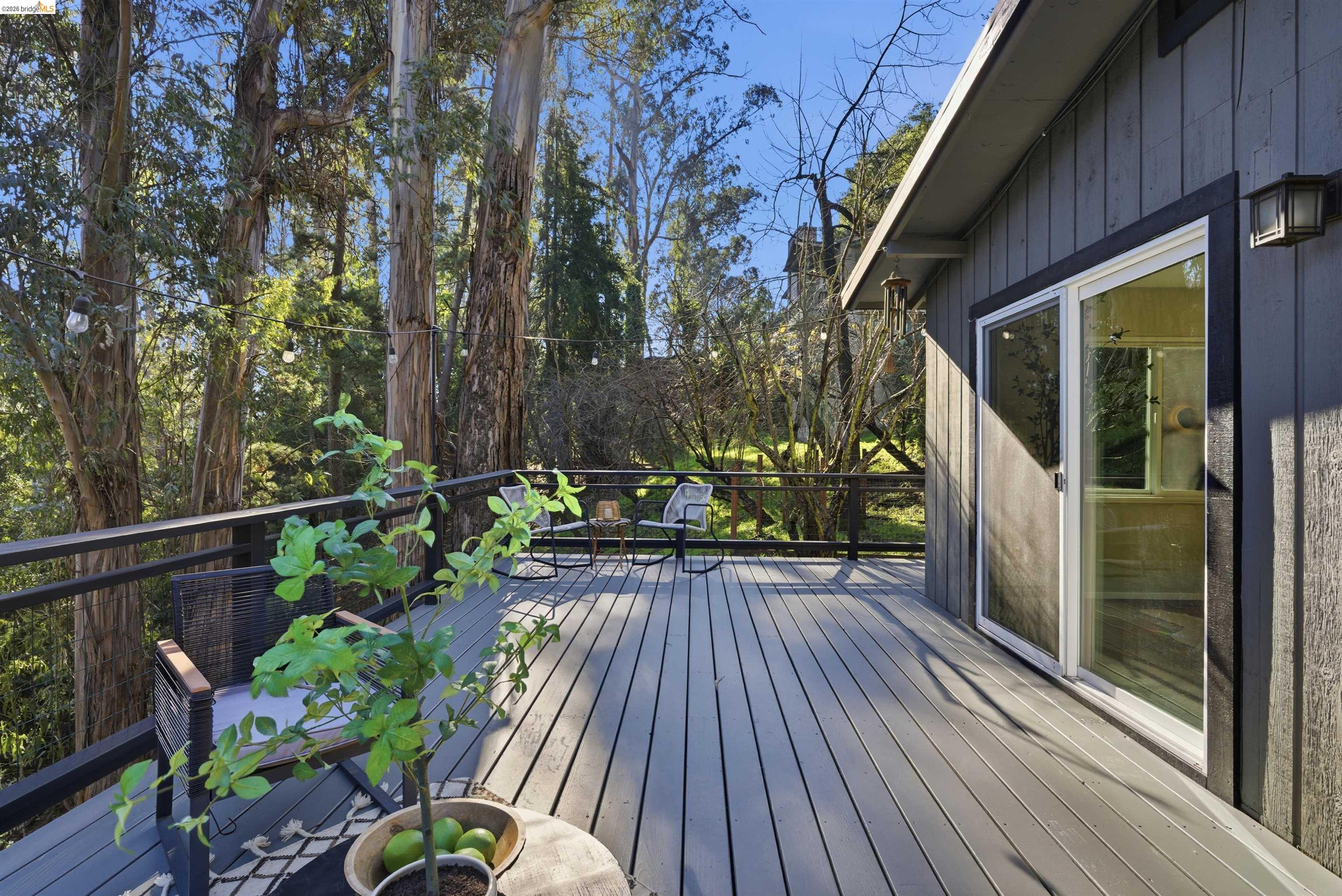 Detail Gallery Image 43 of 54 For 6416 Valley View Rd, Oakland,  CA 94611 - 3 Beds | 2 Baths