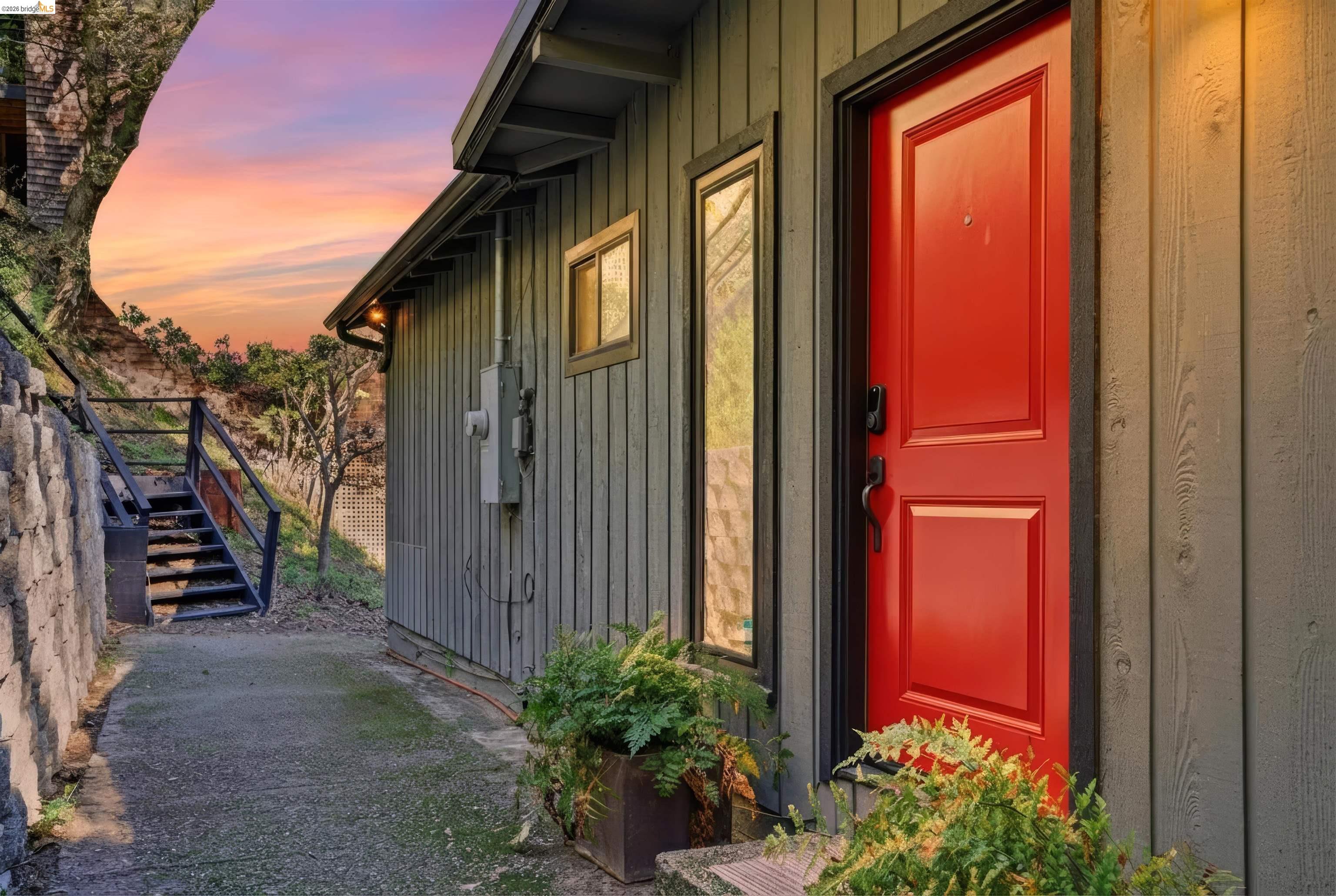 Detail Gallery Image 54 of 54 For 6416 Valley View Rd, Oakland,  CA 94611 - 3 Beds | 2 Baths