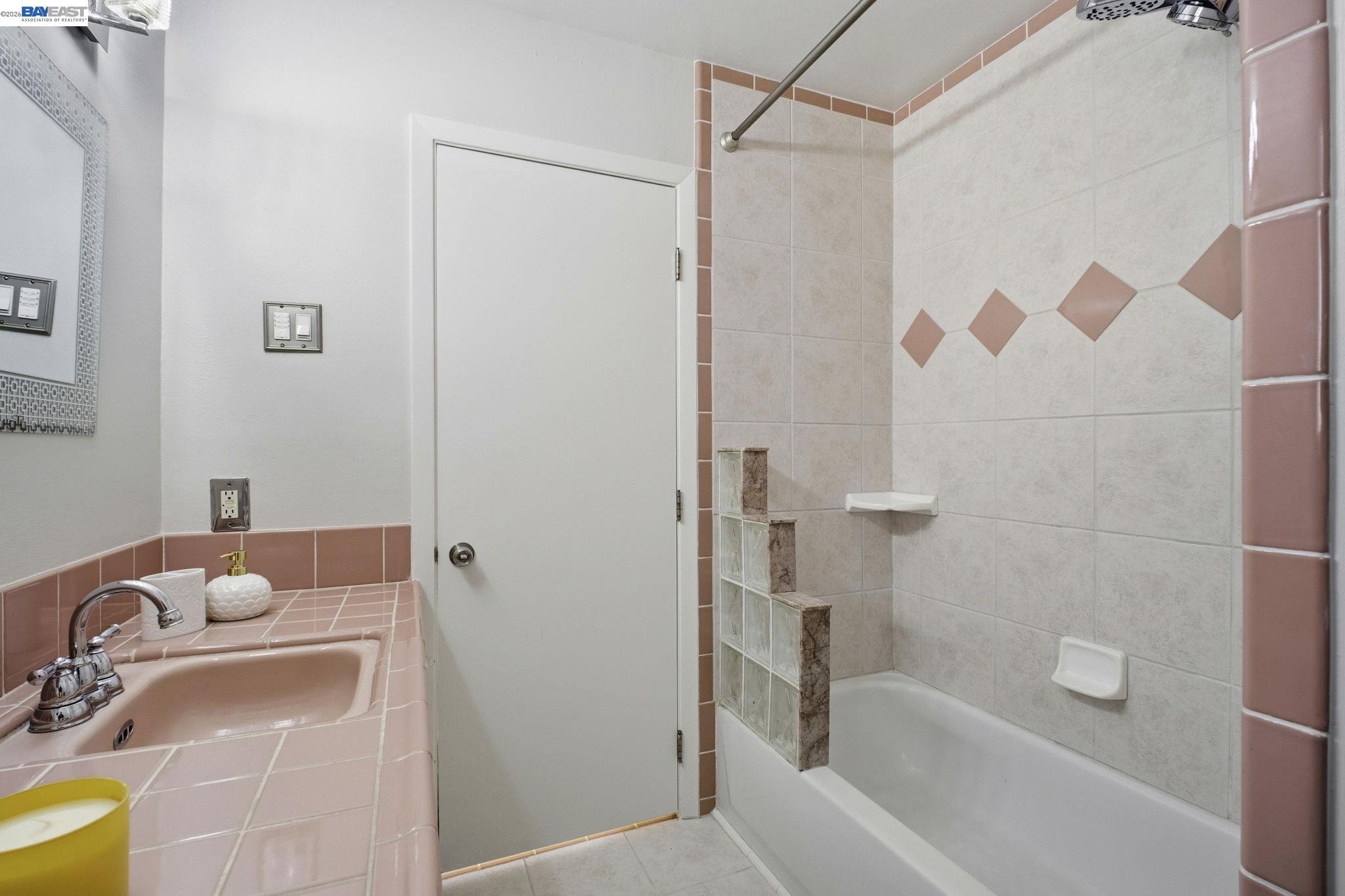 Detail Gallery Image 30 of 37 For 1549 Rieger Ave, Hayward,  CA 94544 - 3 Beds | 2 Baths