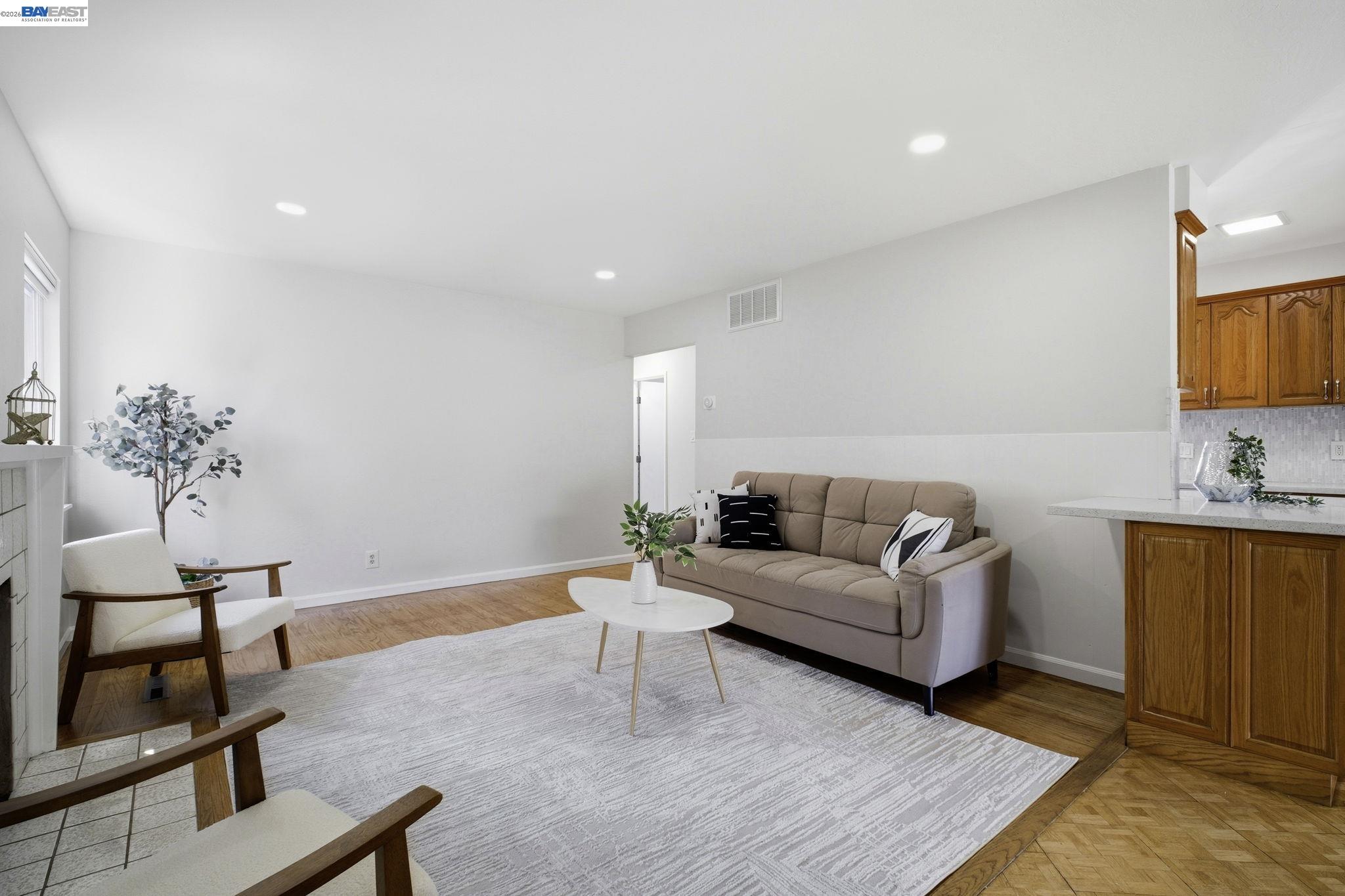 Detail Gallery Image 7 of 37 For 1549 Rieger Ave, Hayward,  CA 94544 - 3 Beds | 2 Baths